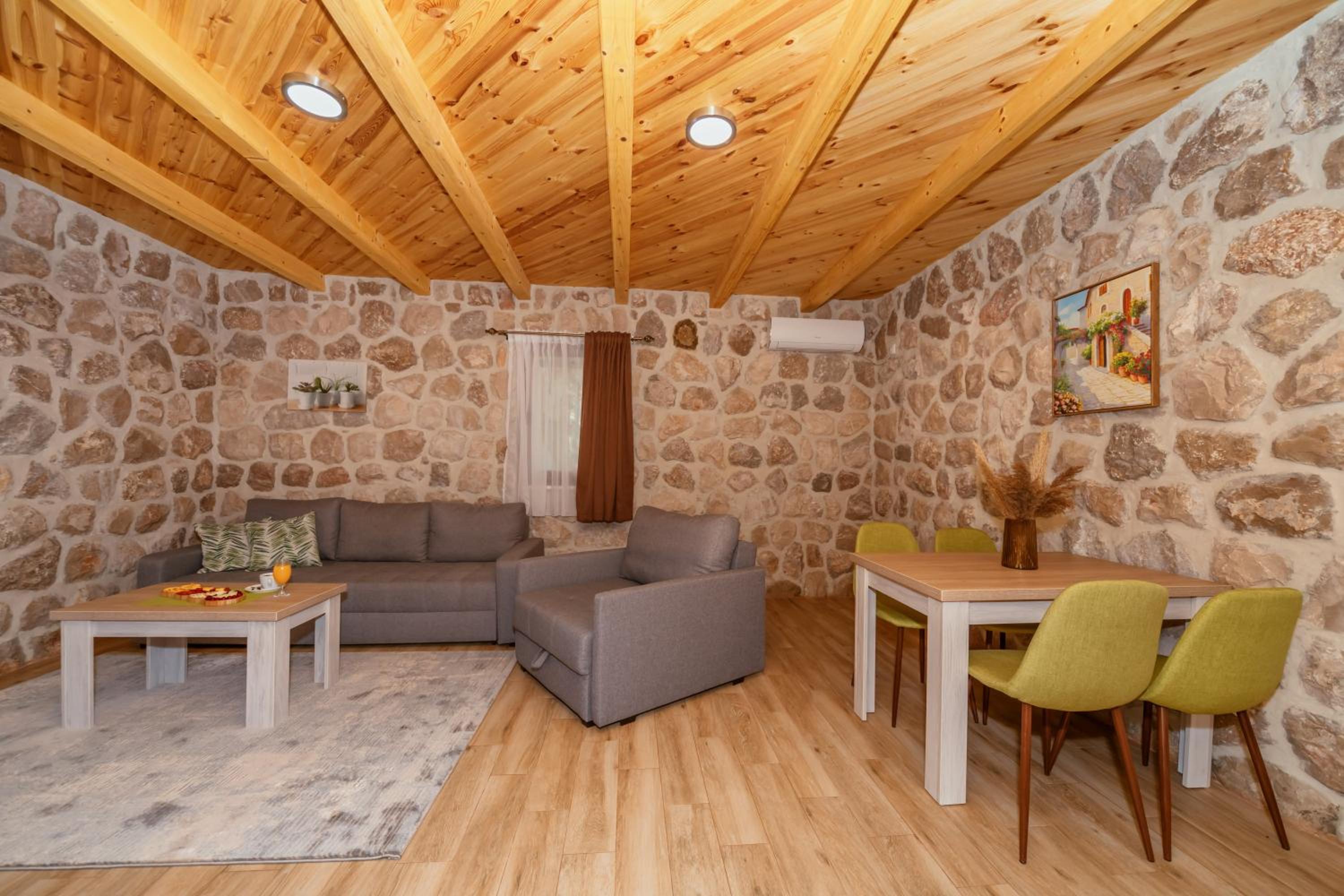 One-Bedroom Apartment - Photo 13