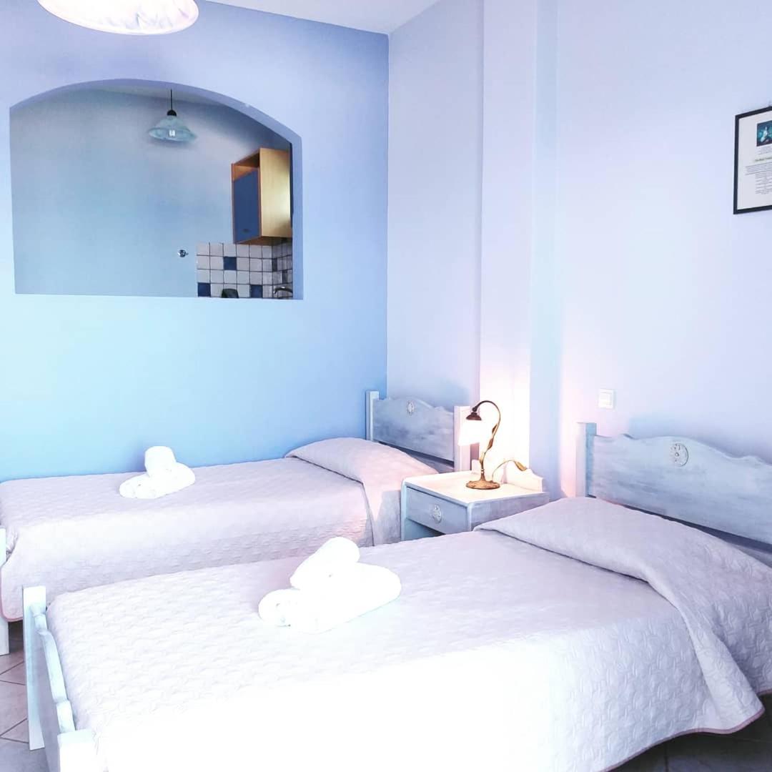 Standard Twin Room with Sea View - Photo 11