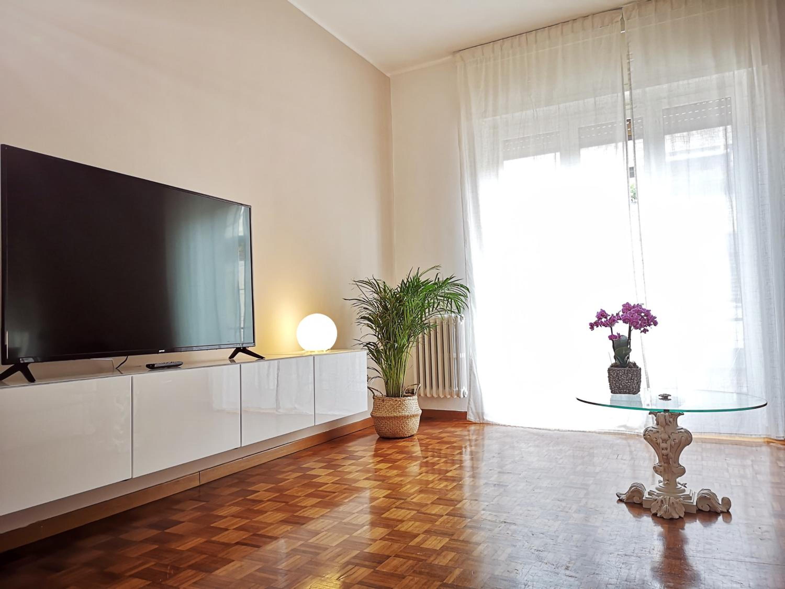 One-Bedroom Apartment - Photo 15
