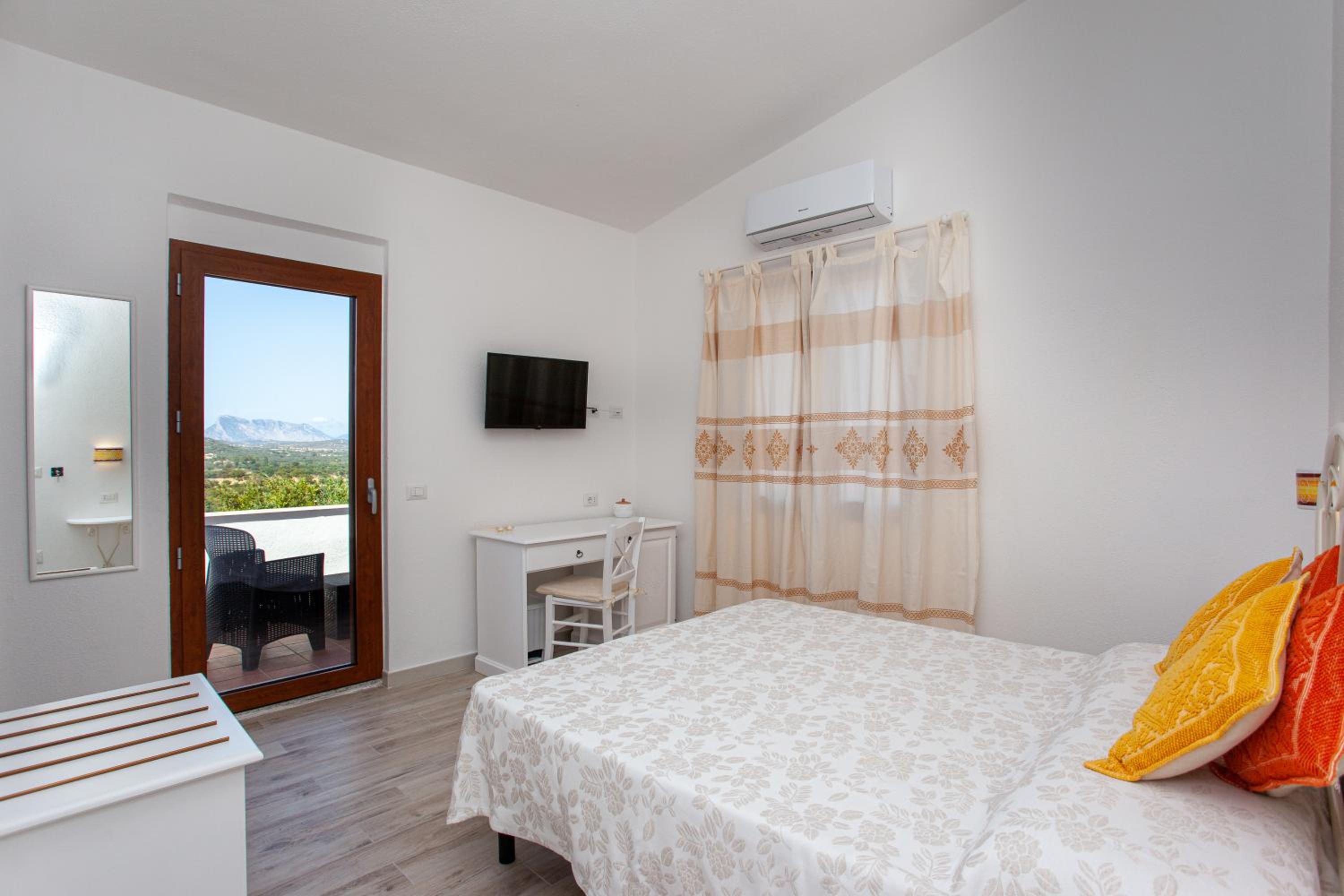 Double Room with Balcony and Sea View photo 2