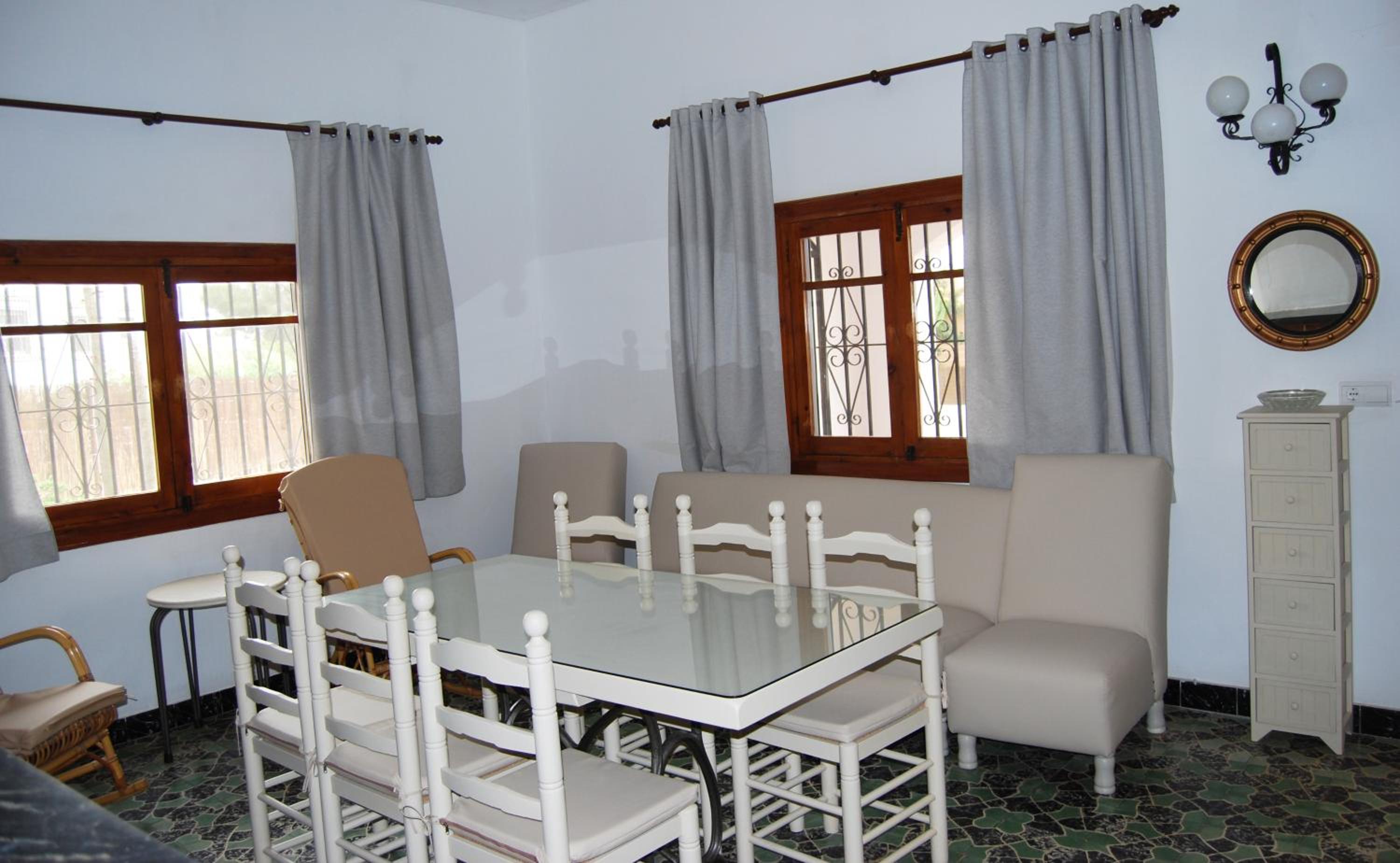 Villa de Tres Habitaciones