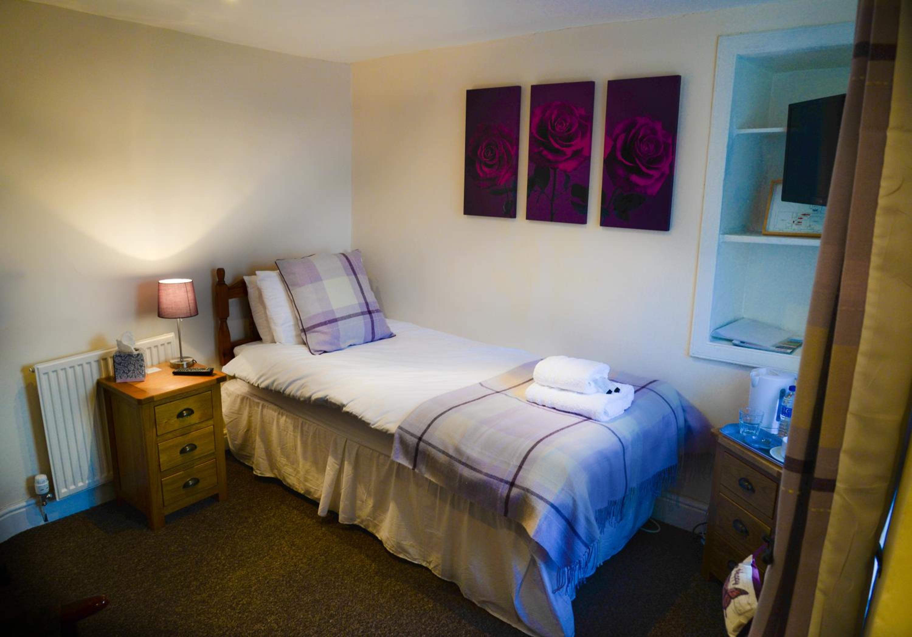 Single Room with Shared Bathroom