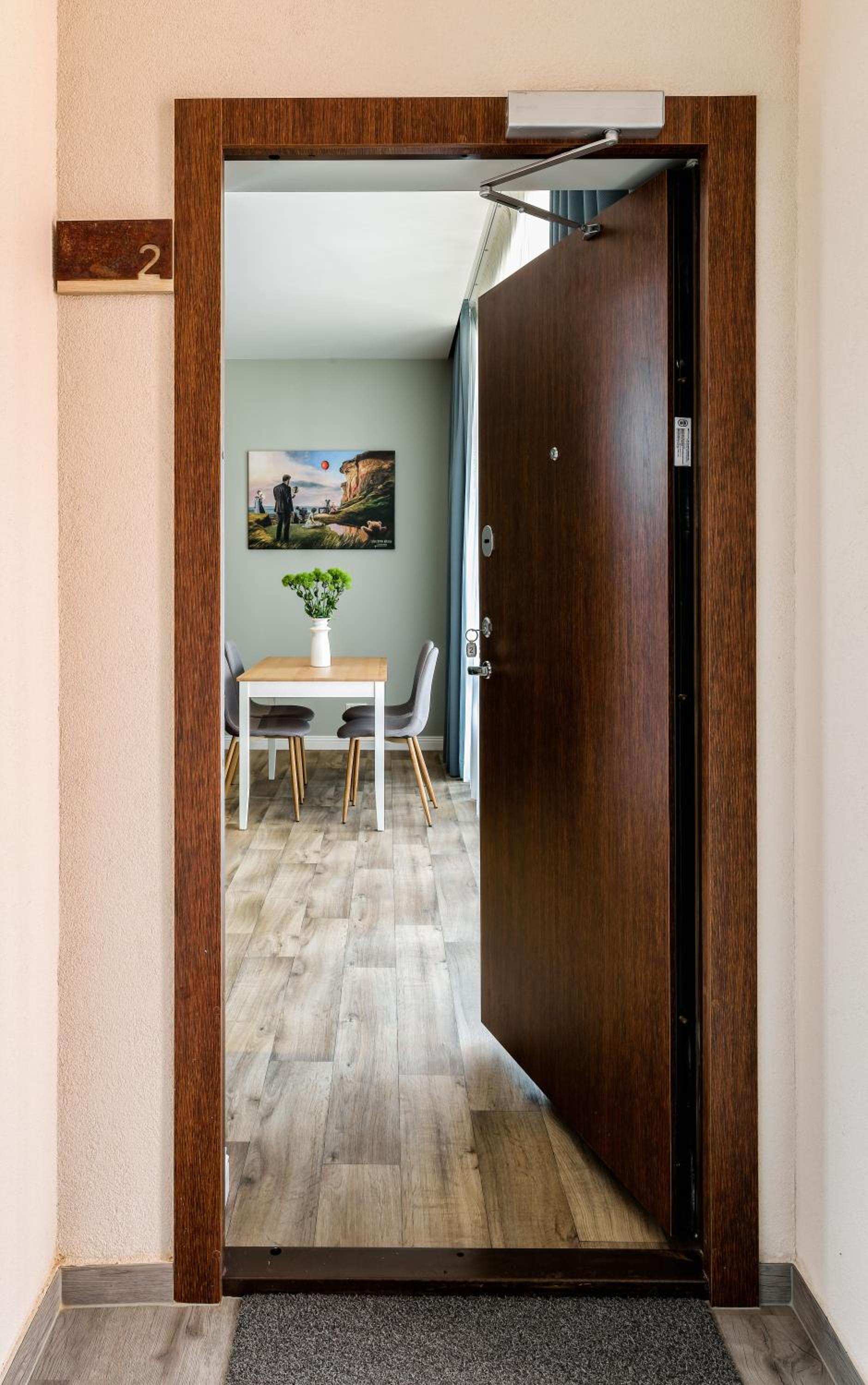 Apartment with Terrace - Photo 2