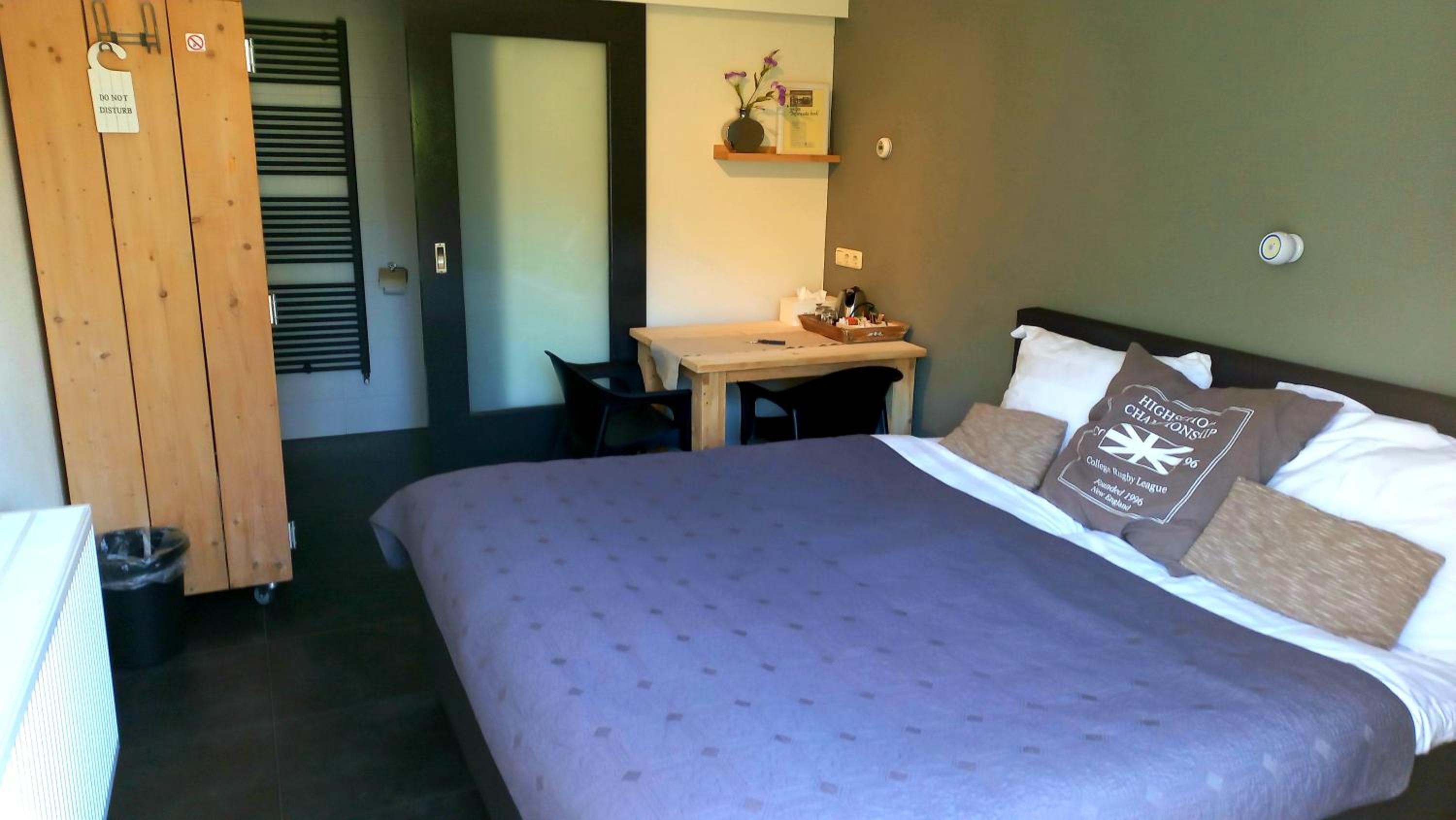 Double Room with Private Bathroom photo 3