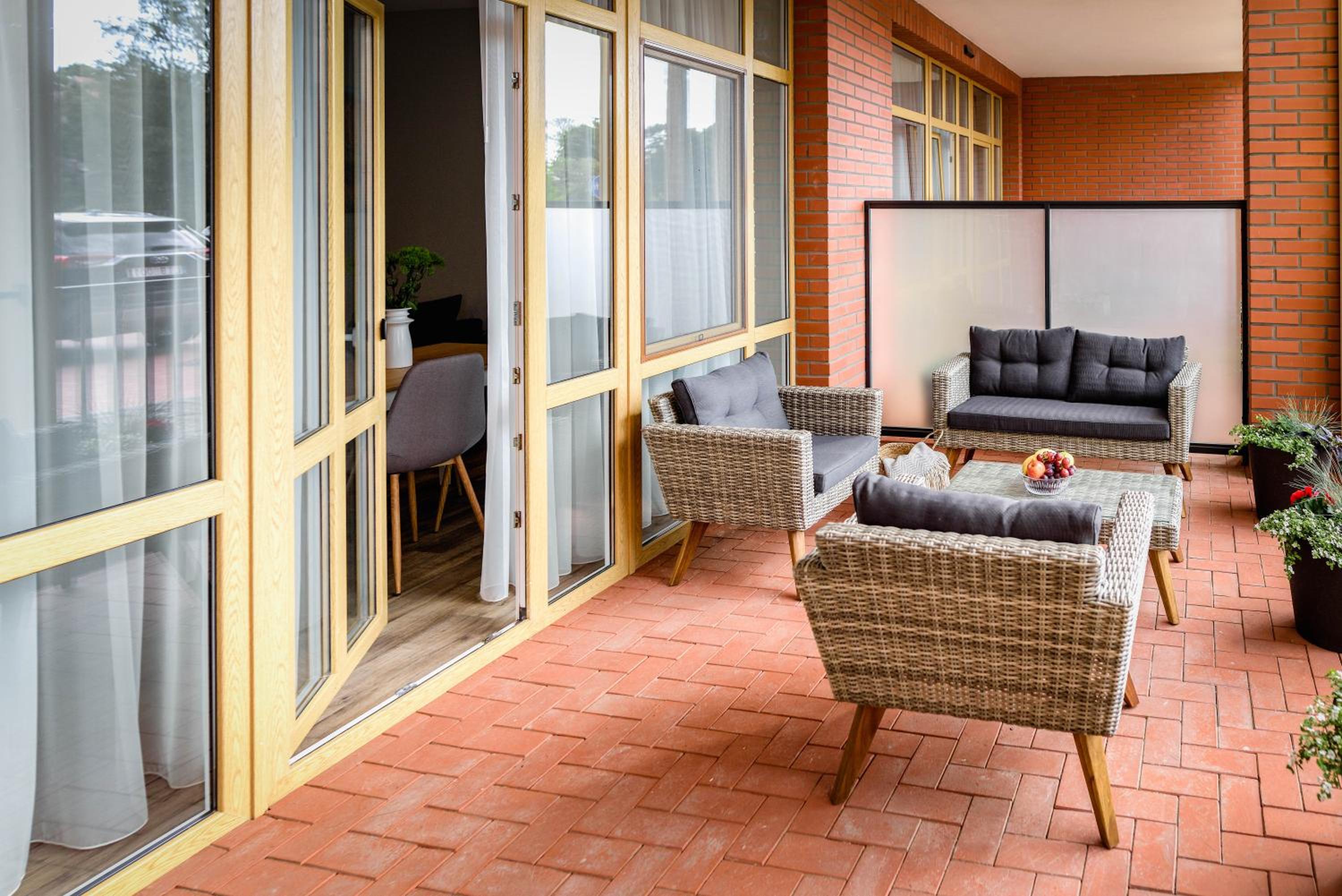 Apartment with Terrace - Photo 12