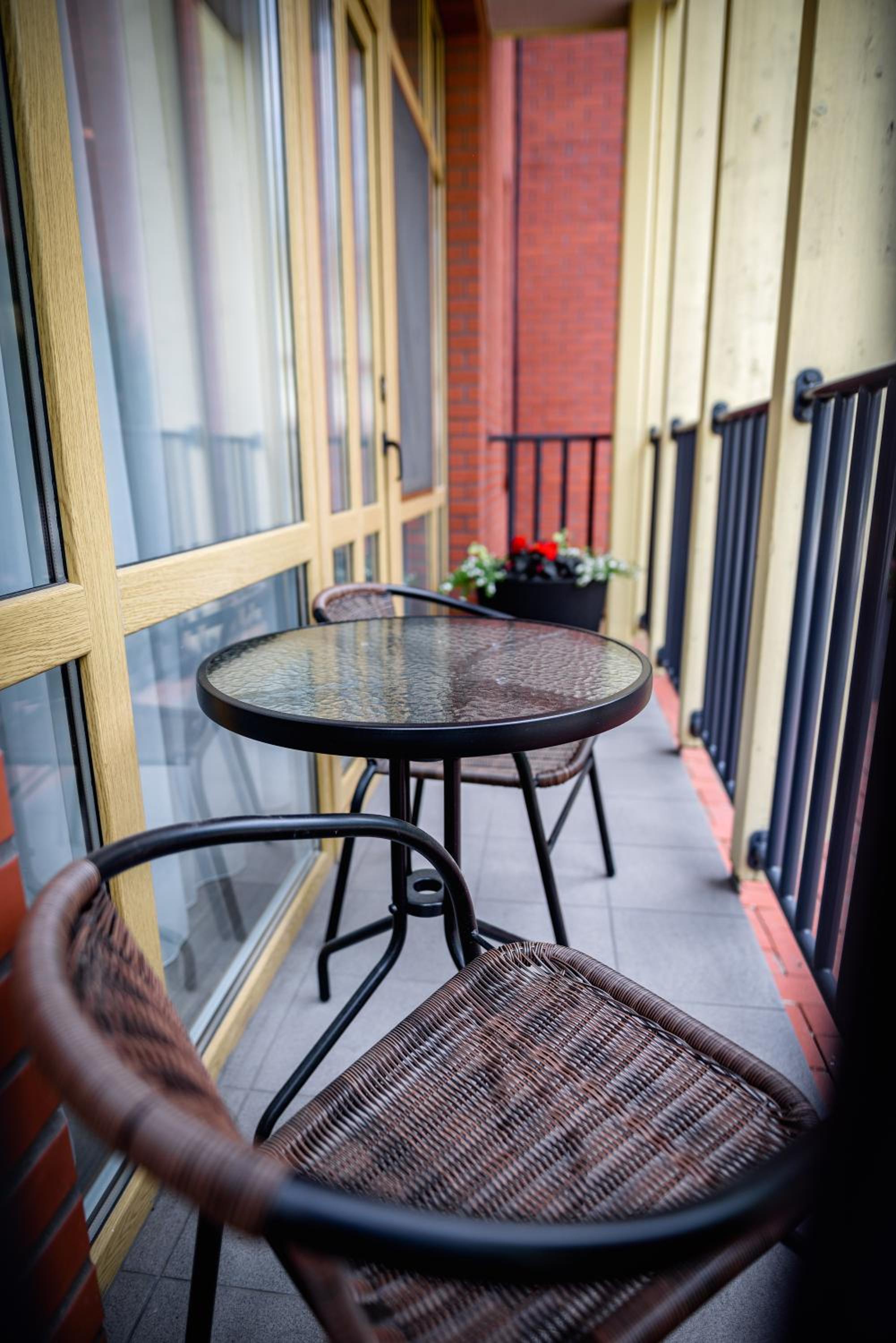 Apartment with Balcony - Photo 11