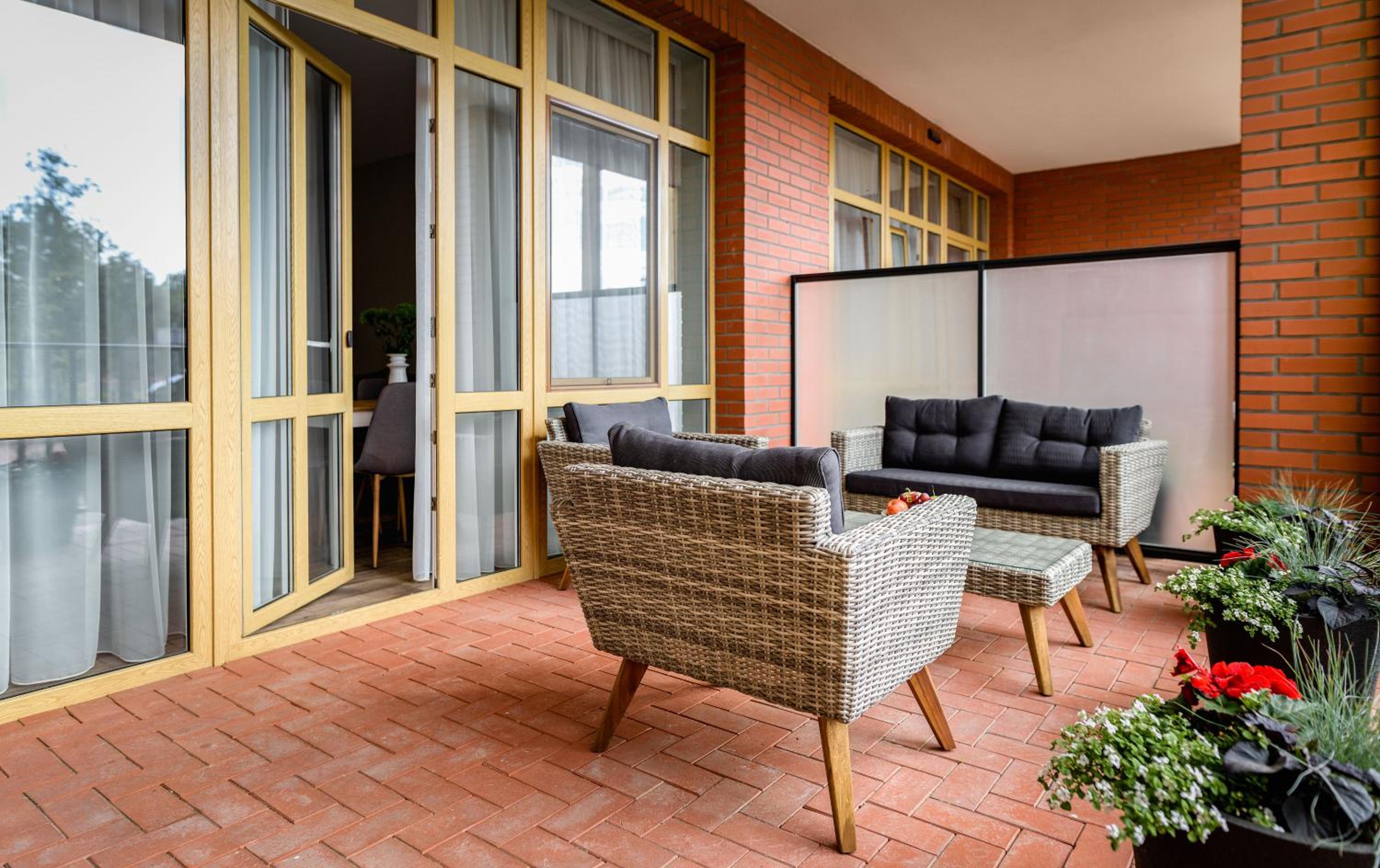 Apartment with Terrace - Photo 13