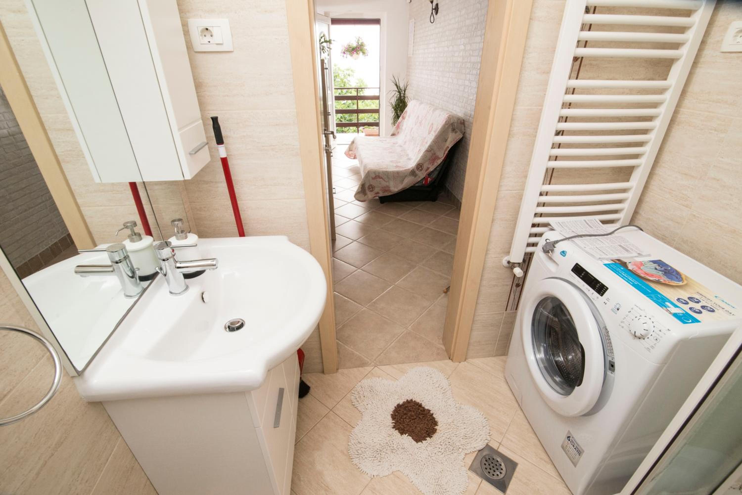 One-Bedroom Apartment - Photo 39