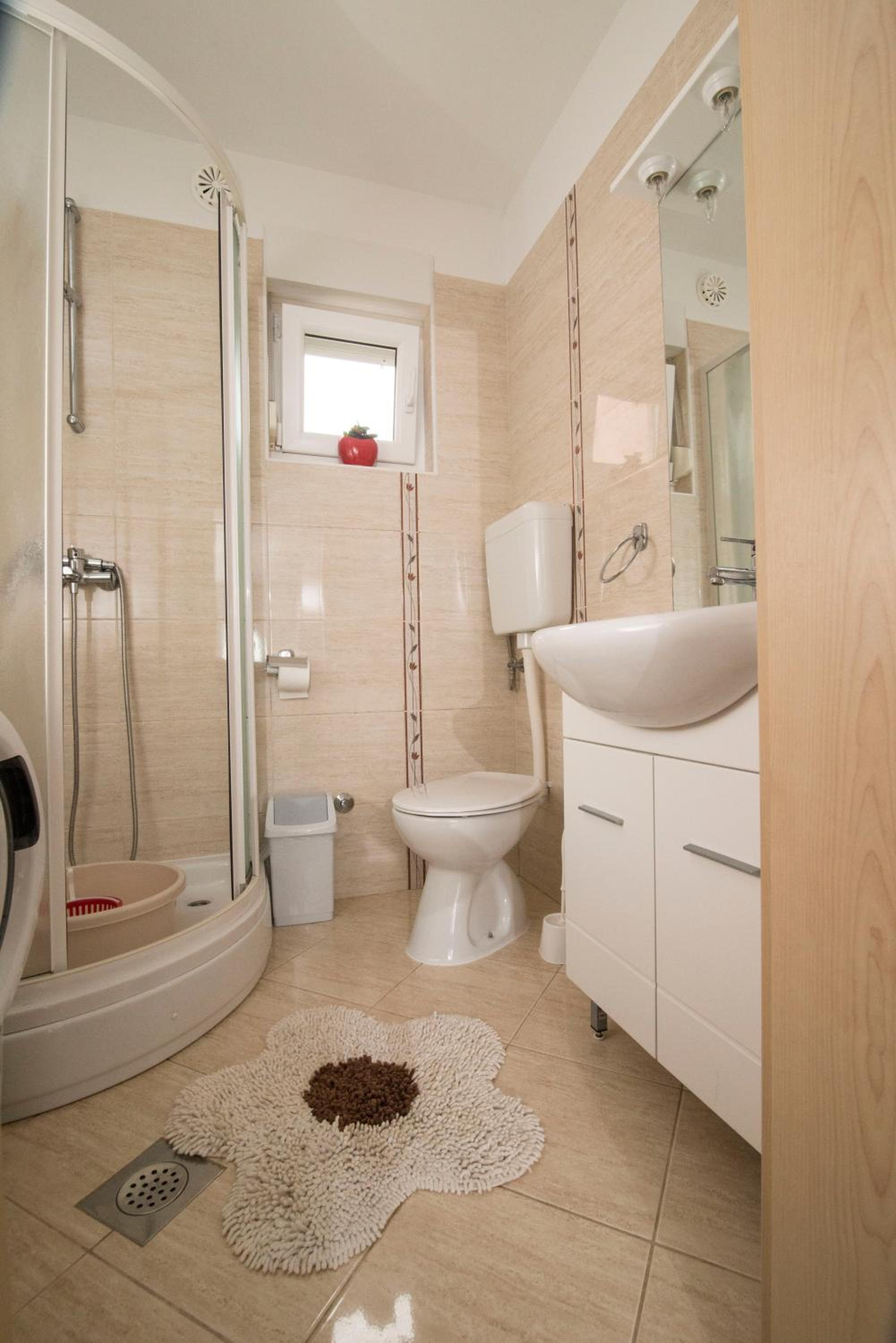 One-Bedroom Apartment - Photo 36