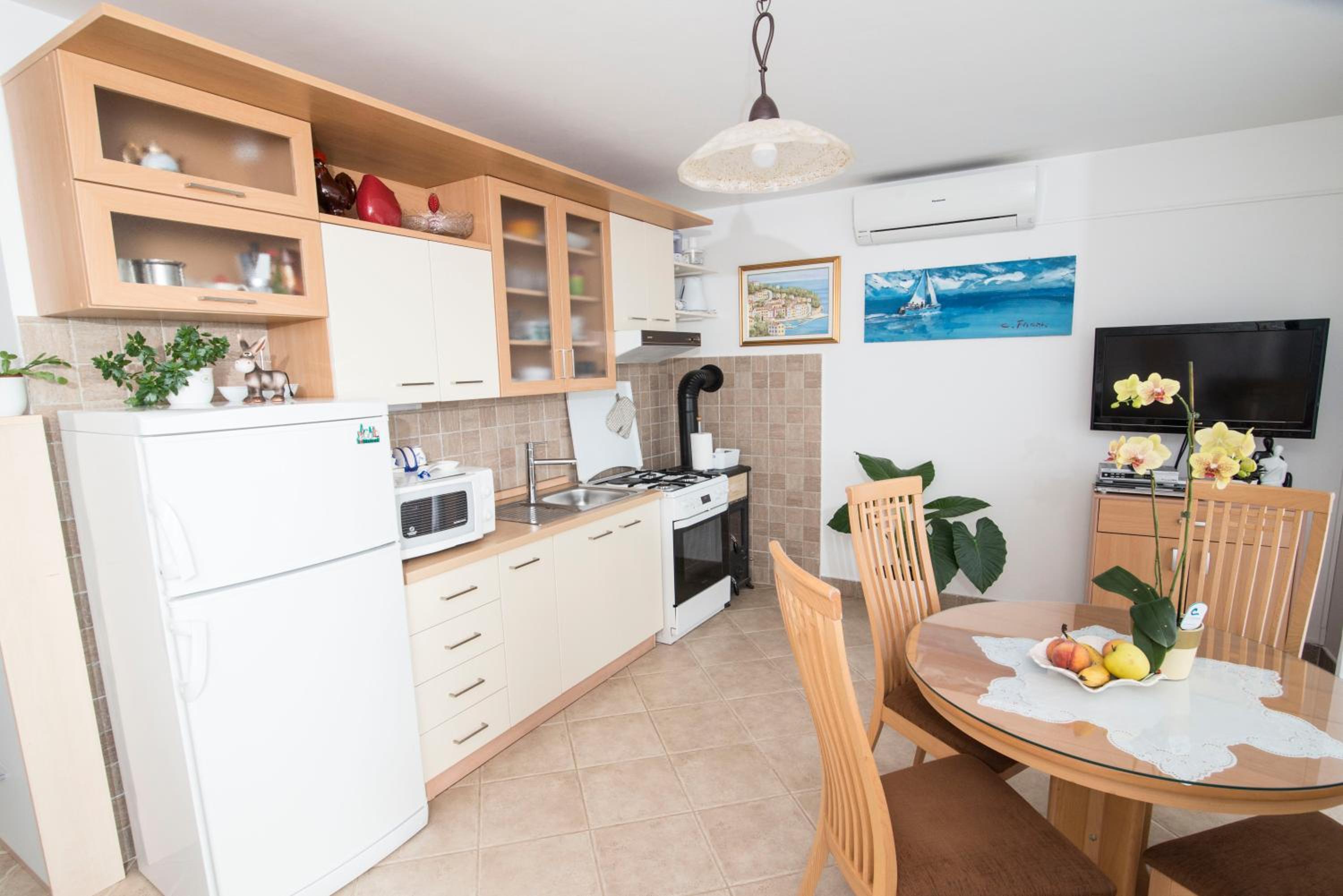 One-Bedroom Apartment - Photo 35