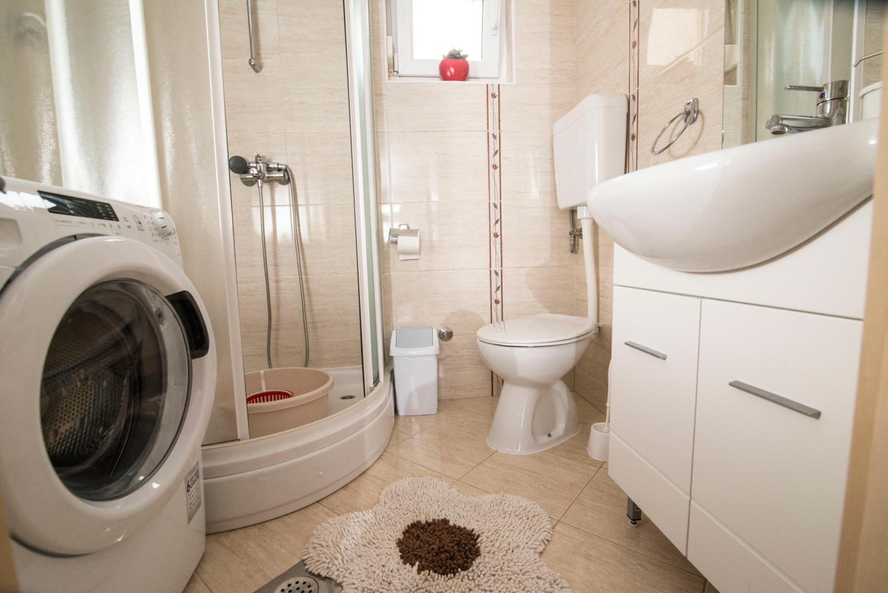 One-Bedroom Apartment - Photo 34