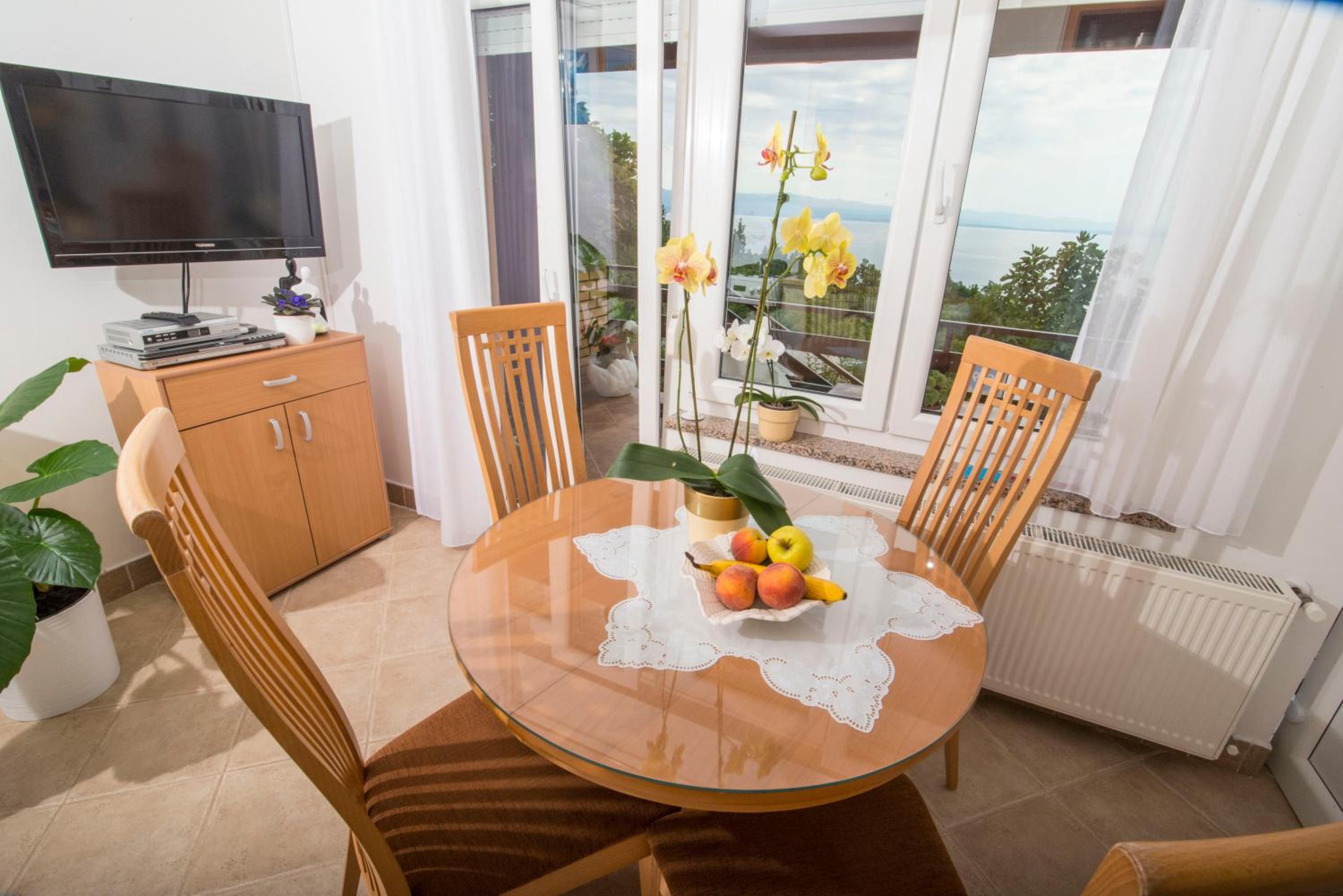 One-Bedroom Apartment - Photo 31