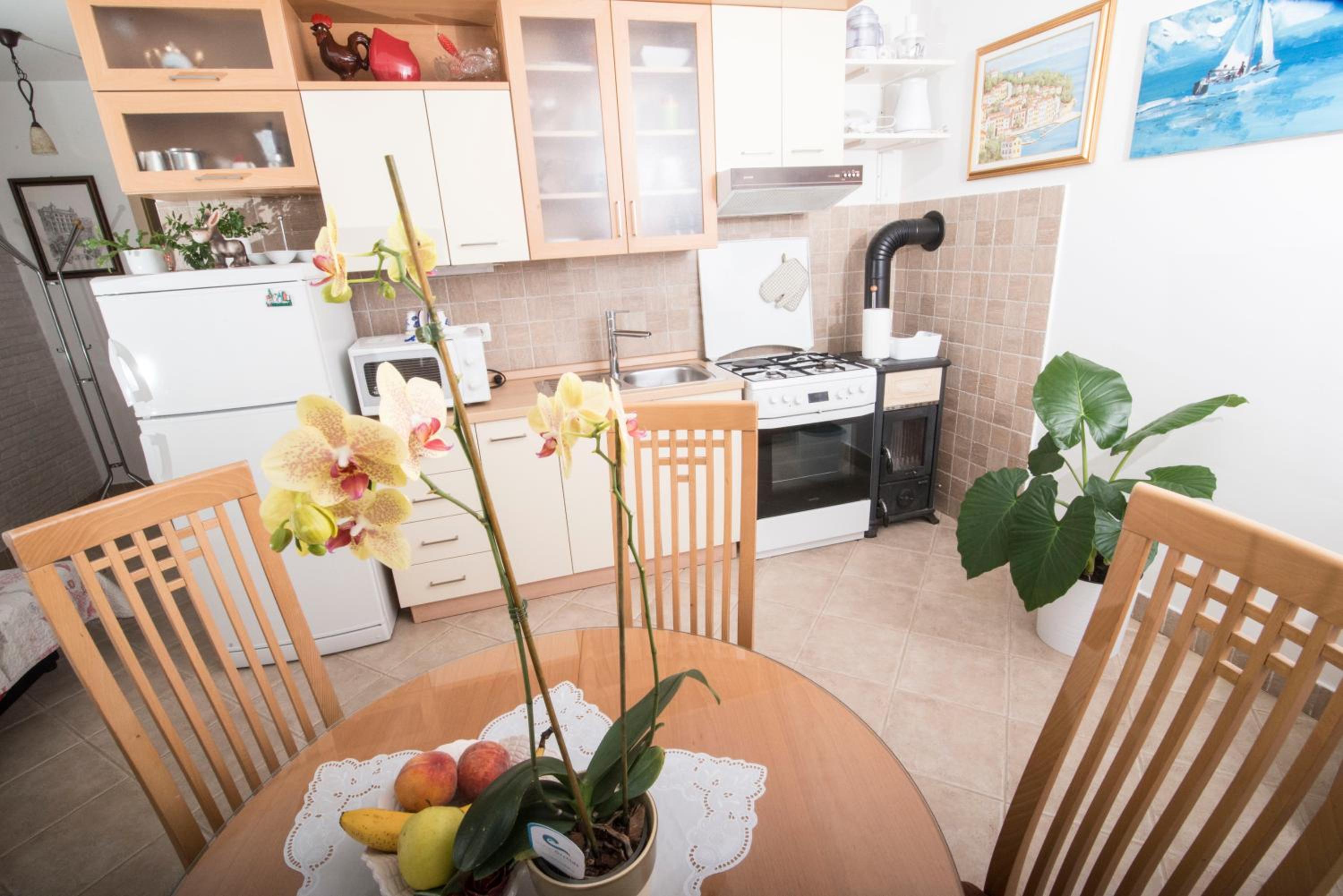 One-Bedroom Apartment - Photo 30