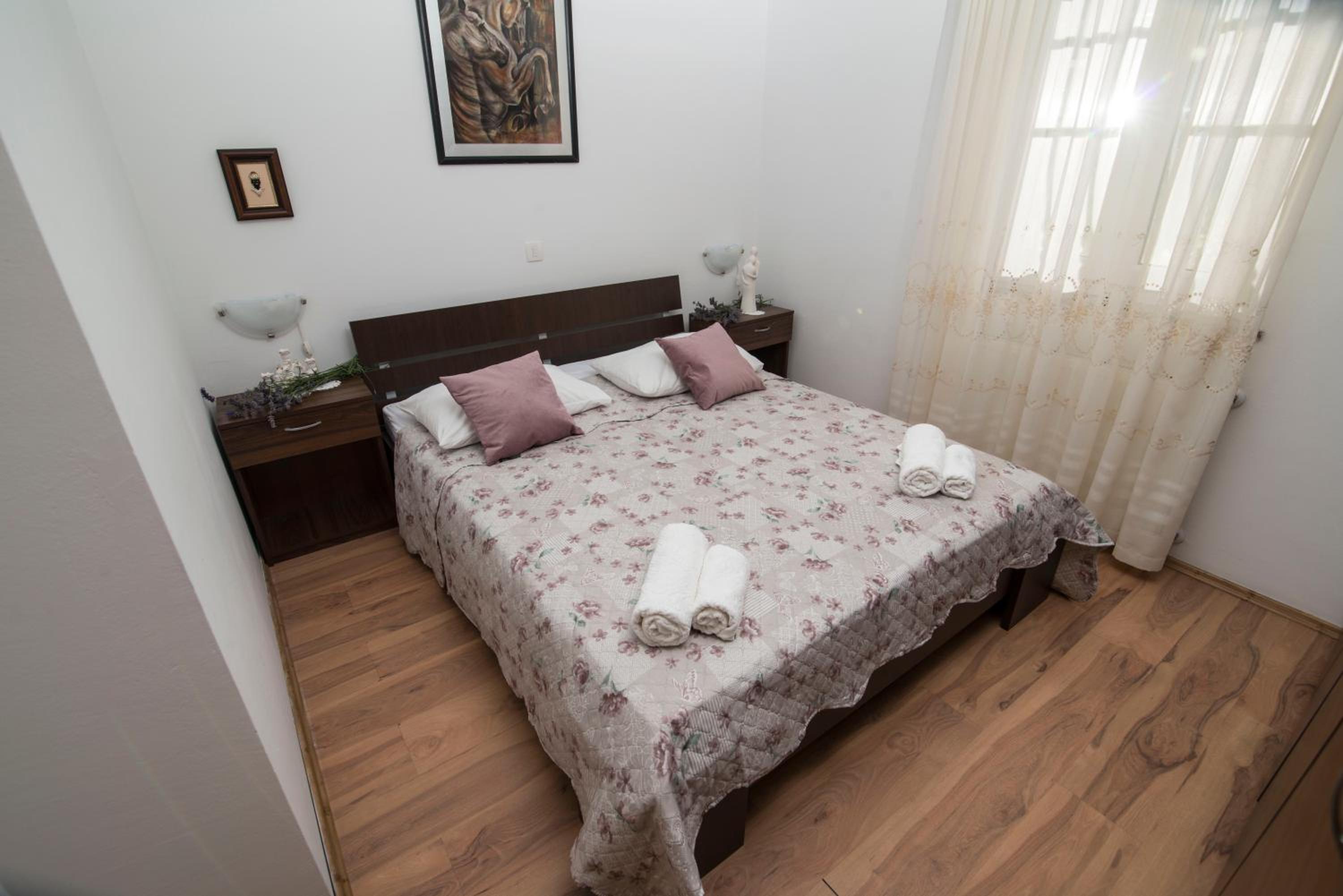 One-Bedroom Apartment - Photo 26