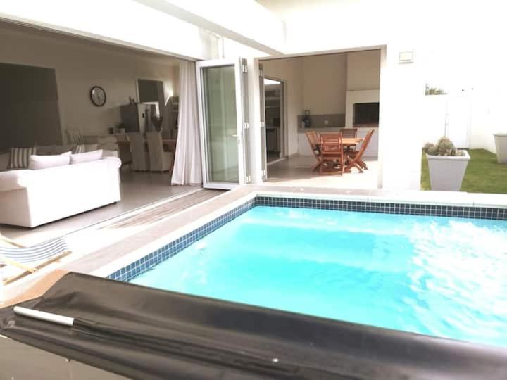 Three-Bedroom Villa photo 1