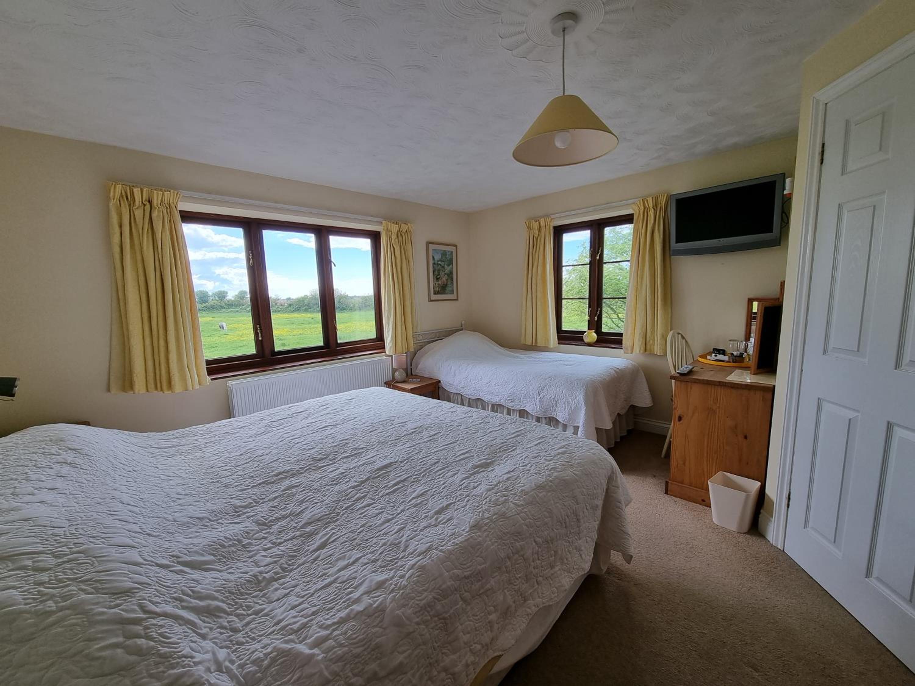Triple Room with Shower - Photo 1