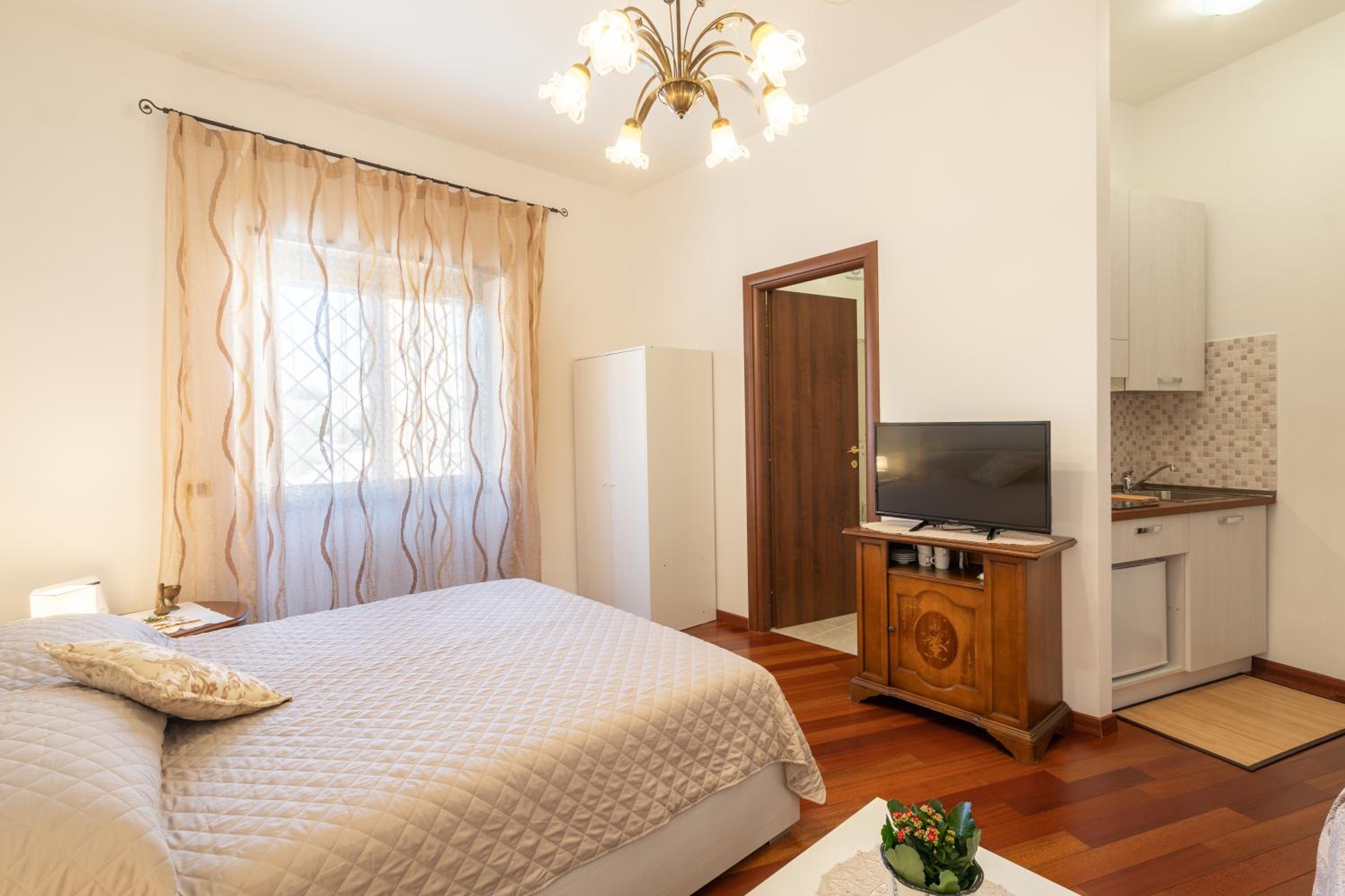 Studio Apartment