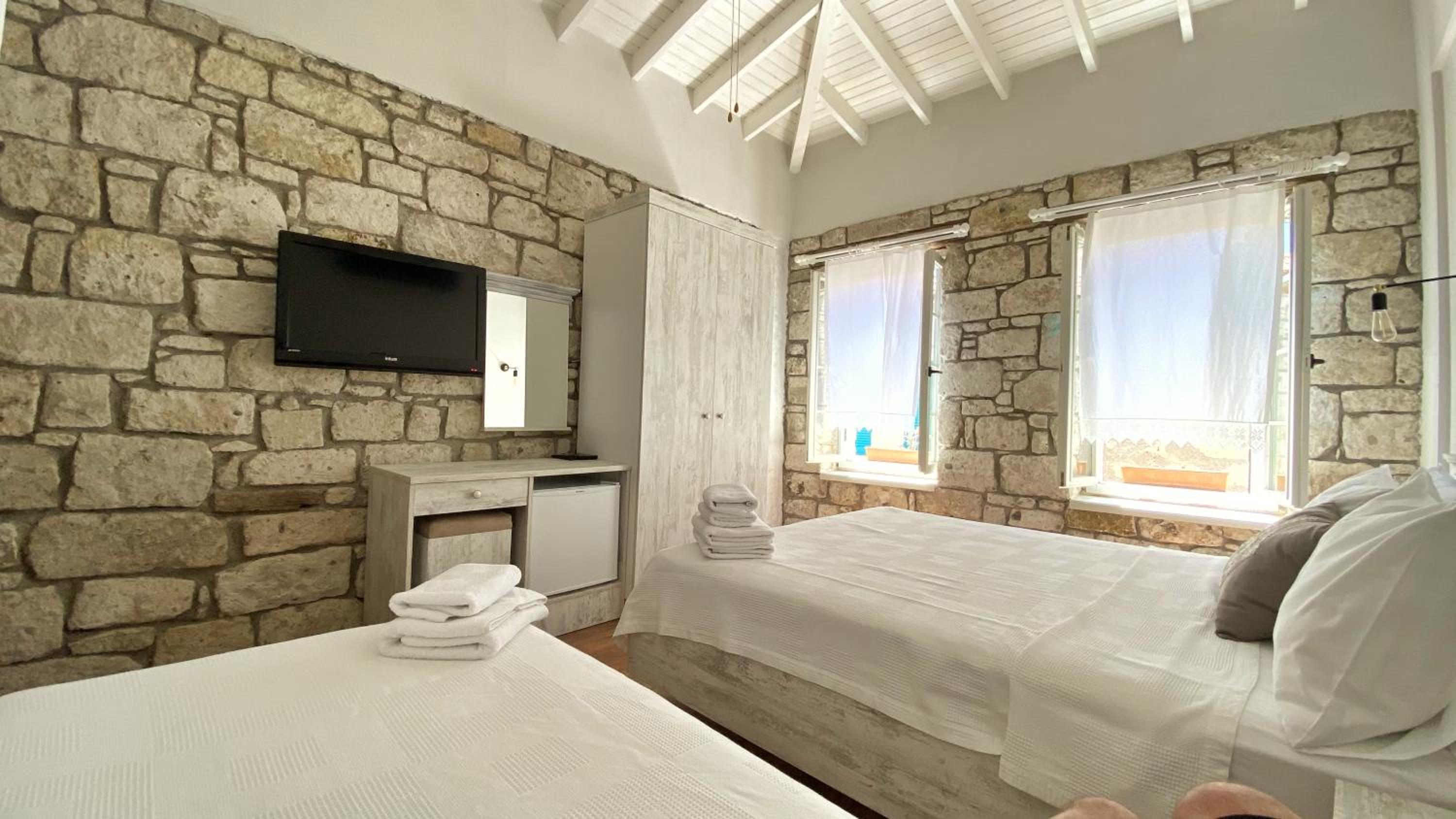 Deluxe Triple Room - Photo 6