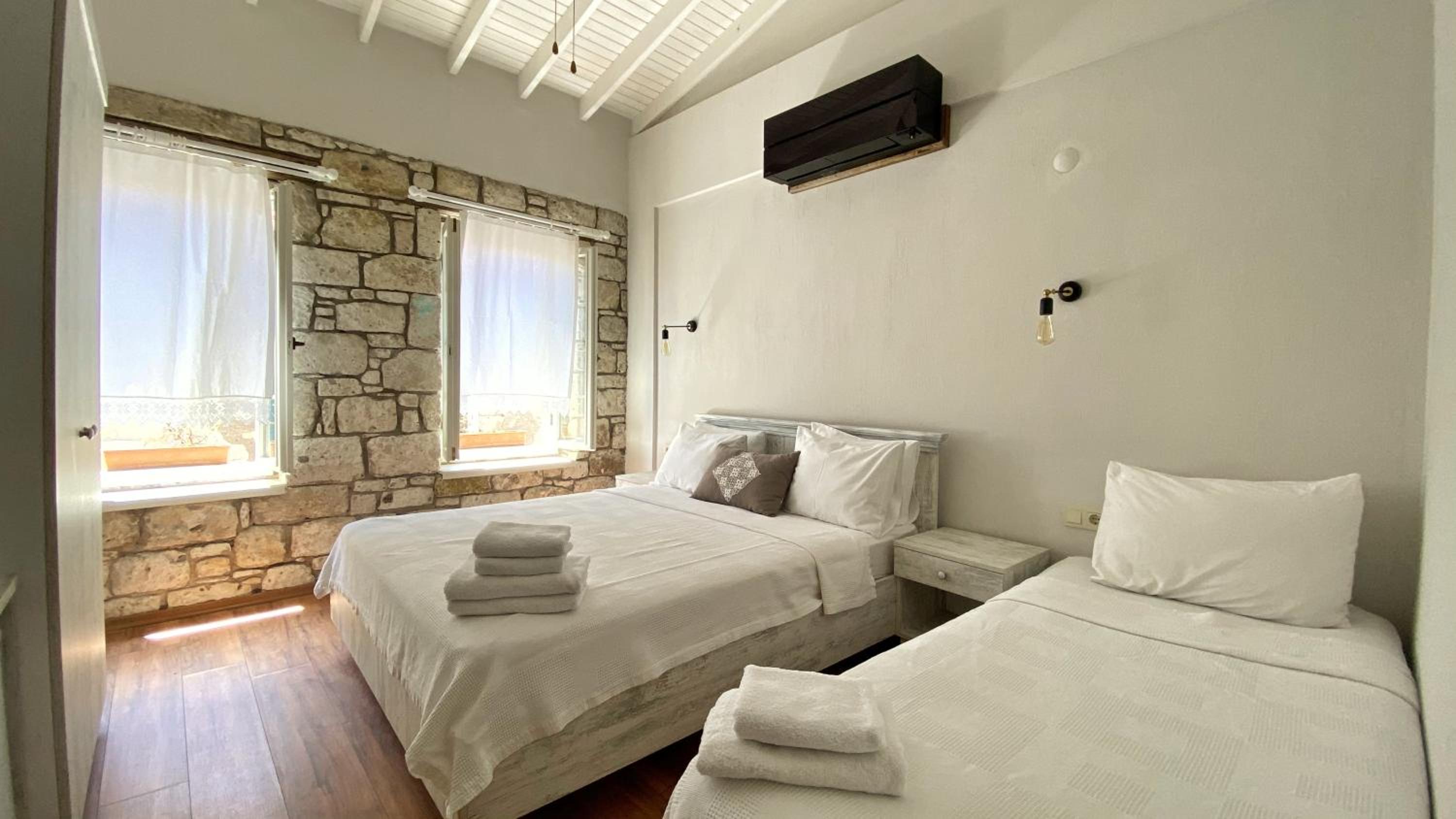 Deluxe Triple Room - Photo 7