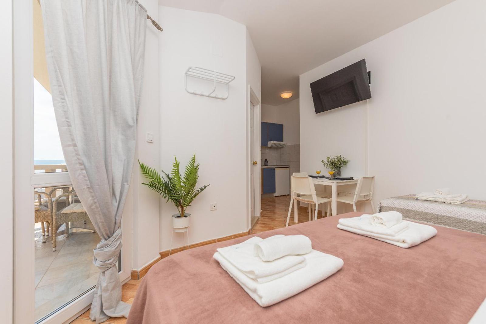 Studio Apartment with Sea View no.5