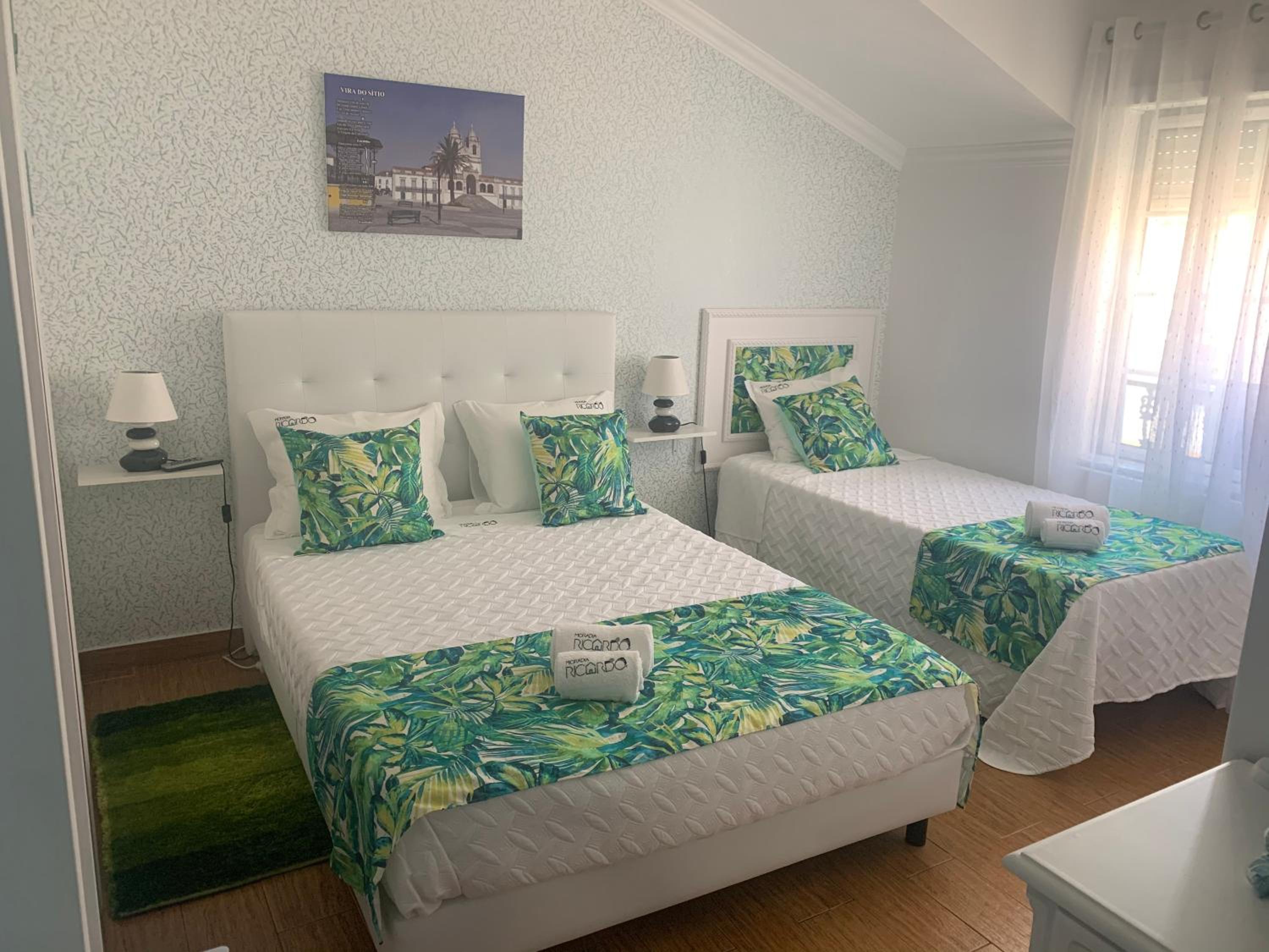 Deluxe Room (2 Adults + 1 Child) - Photo 6