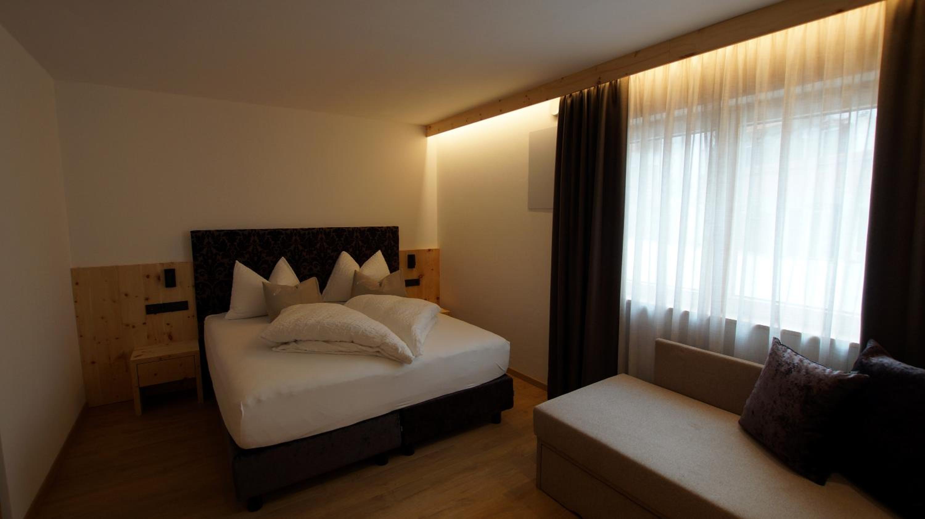 Suite - Photo 2