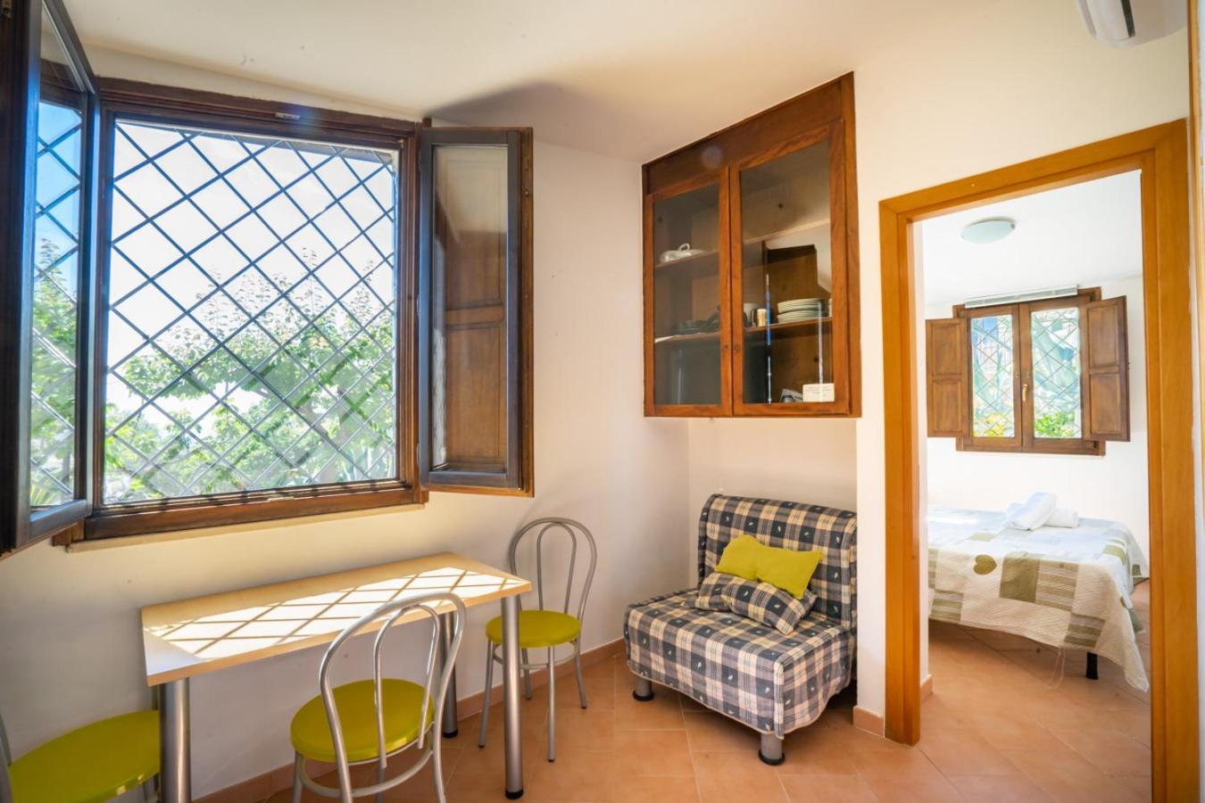 Apartment with Garden View