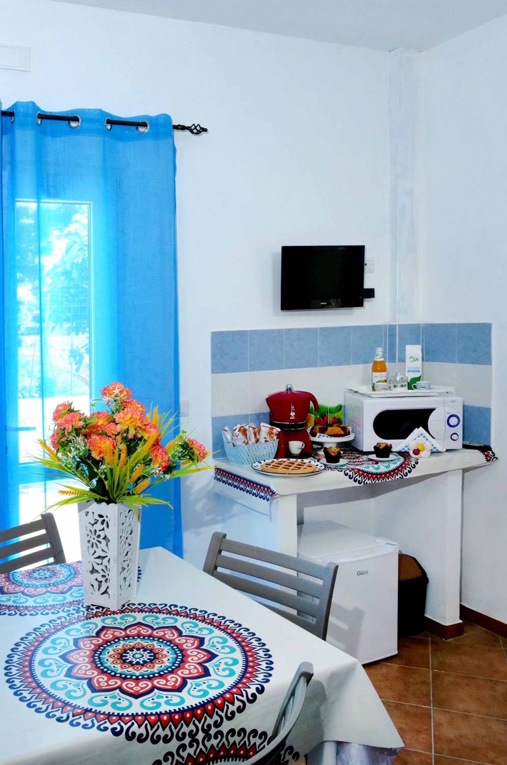Triple Room with Private Bathroom - Photo 8