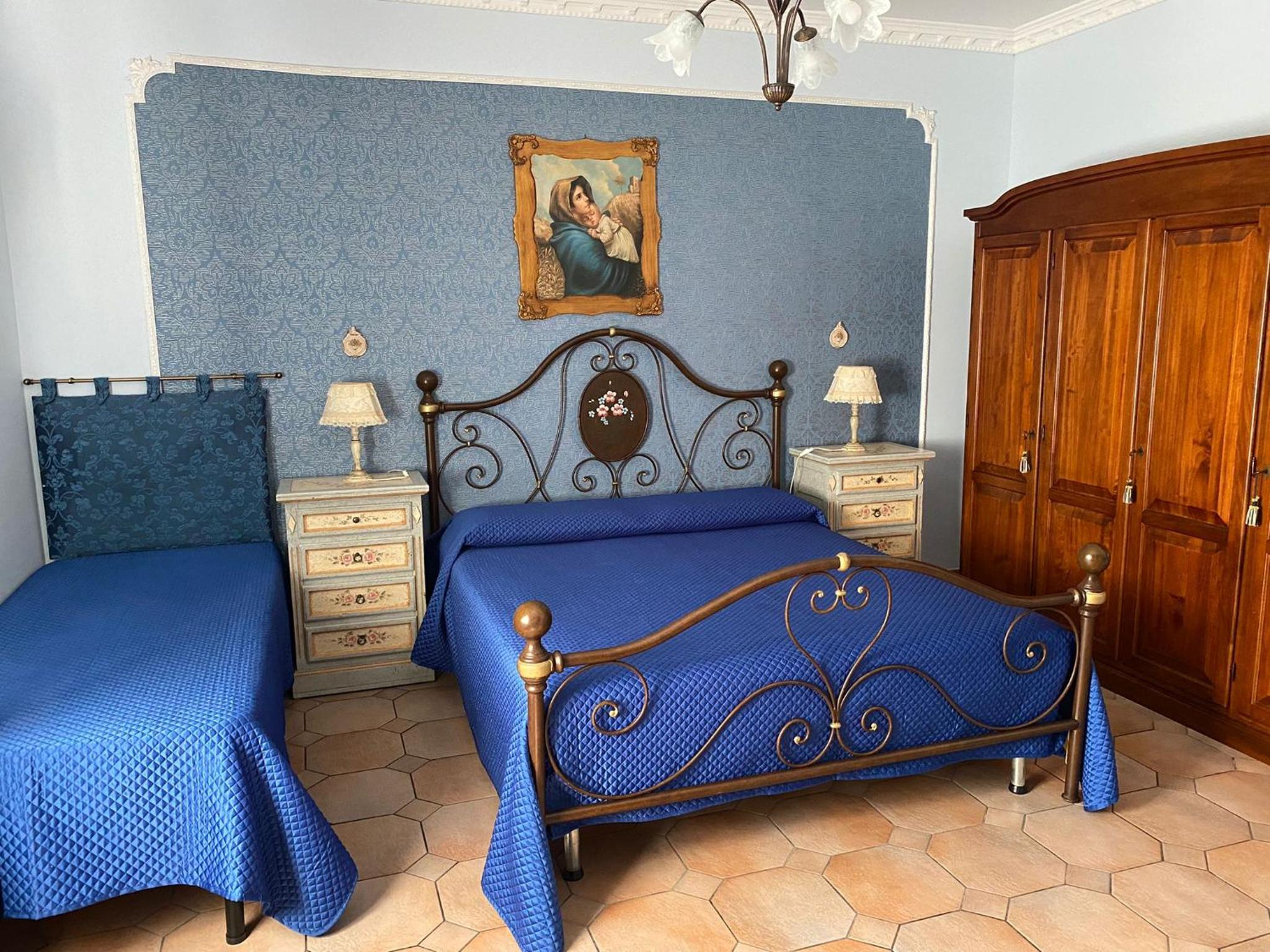 Large Double Room photo 2
