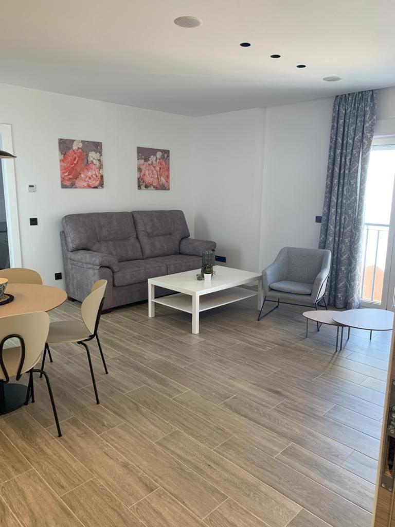 One-Bedroom Apartment - Photo 6