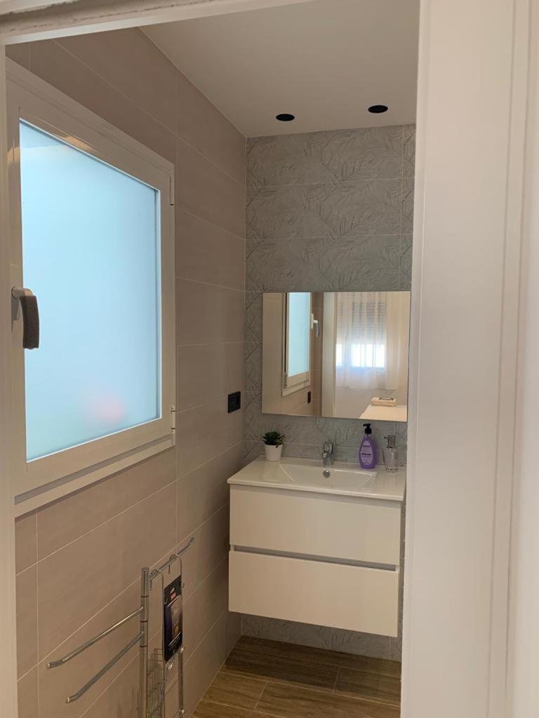 One-Bedroom Apartment - Photo 4