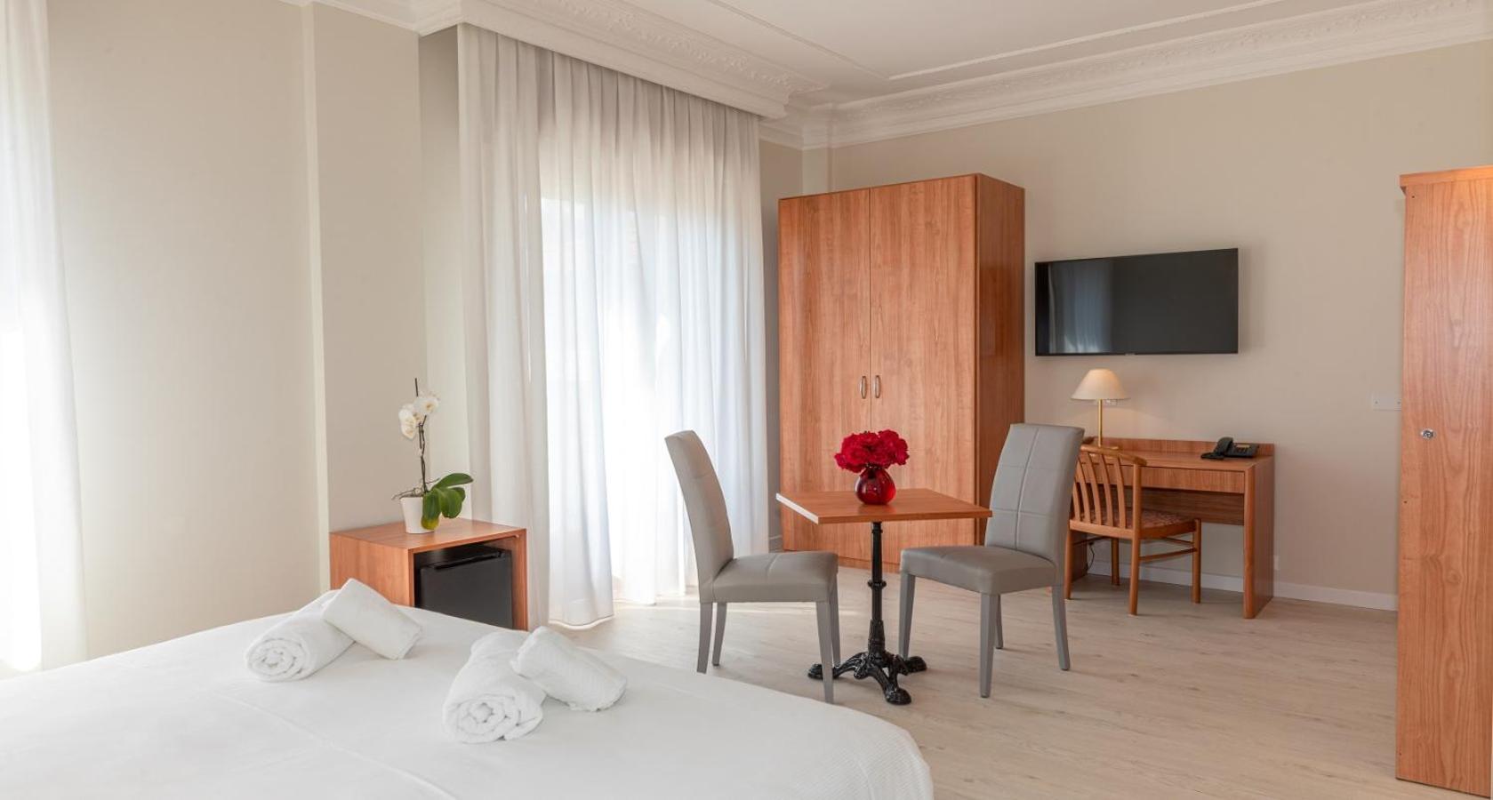 Deluxe Quadruple Room with Sea View photo 1