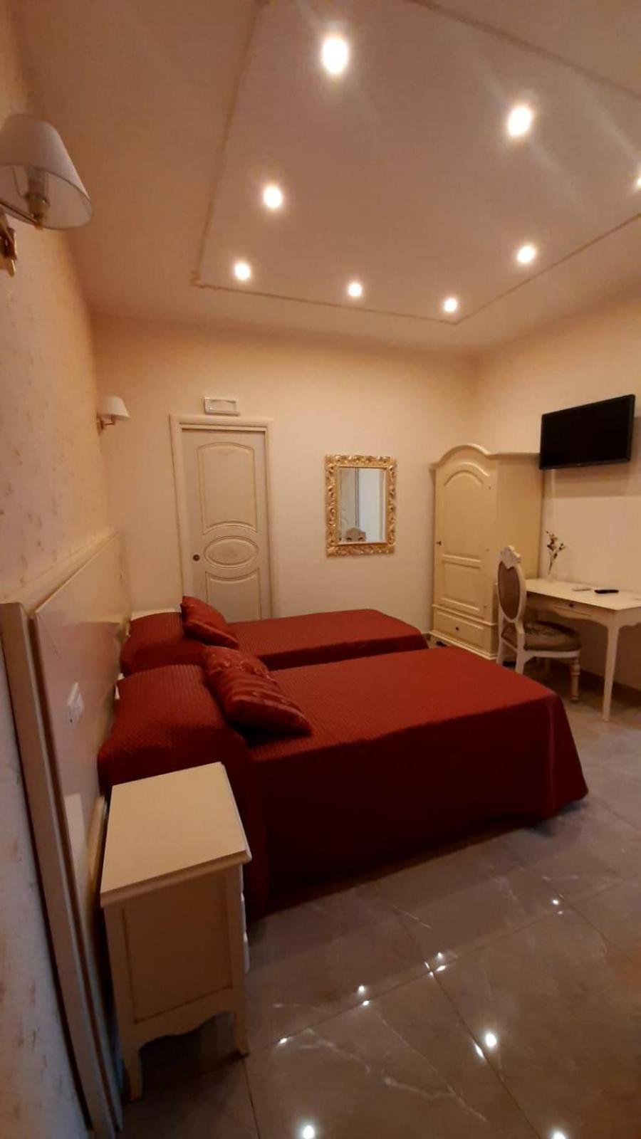 Double Room with Extra Bed photo 2