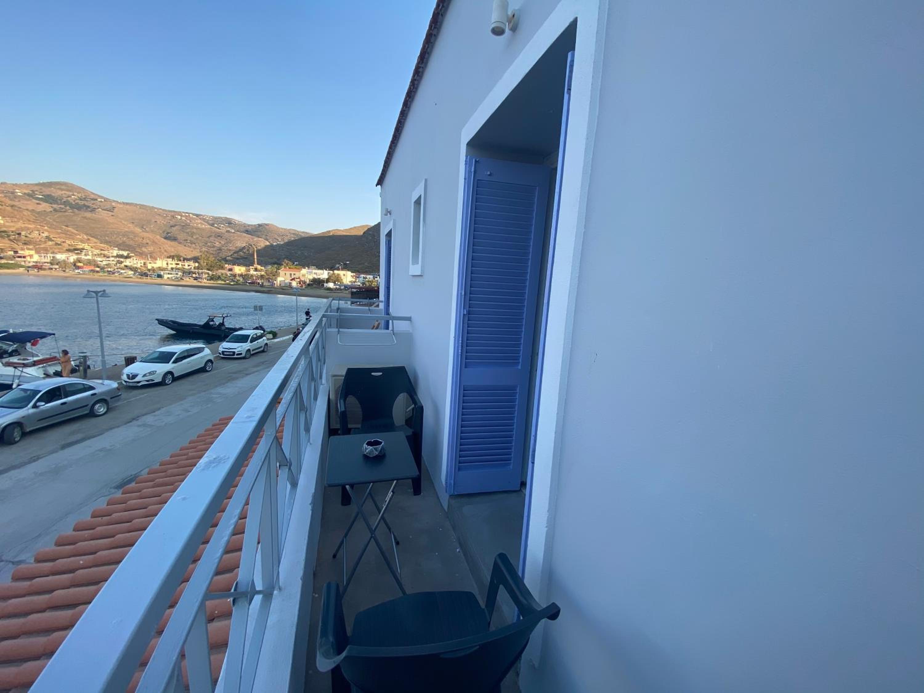 Double Room with Balcony and Sea View photo 3