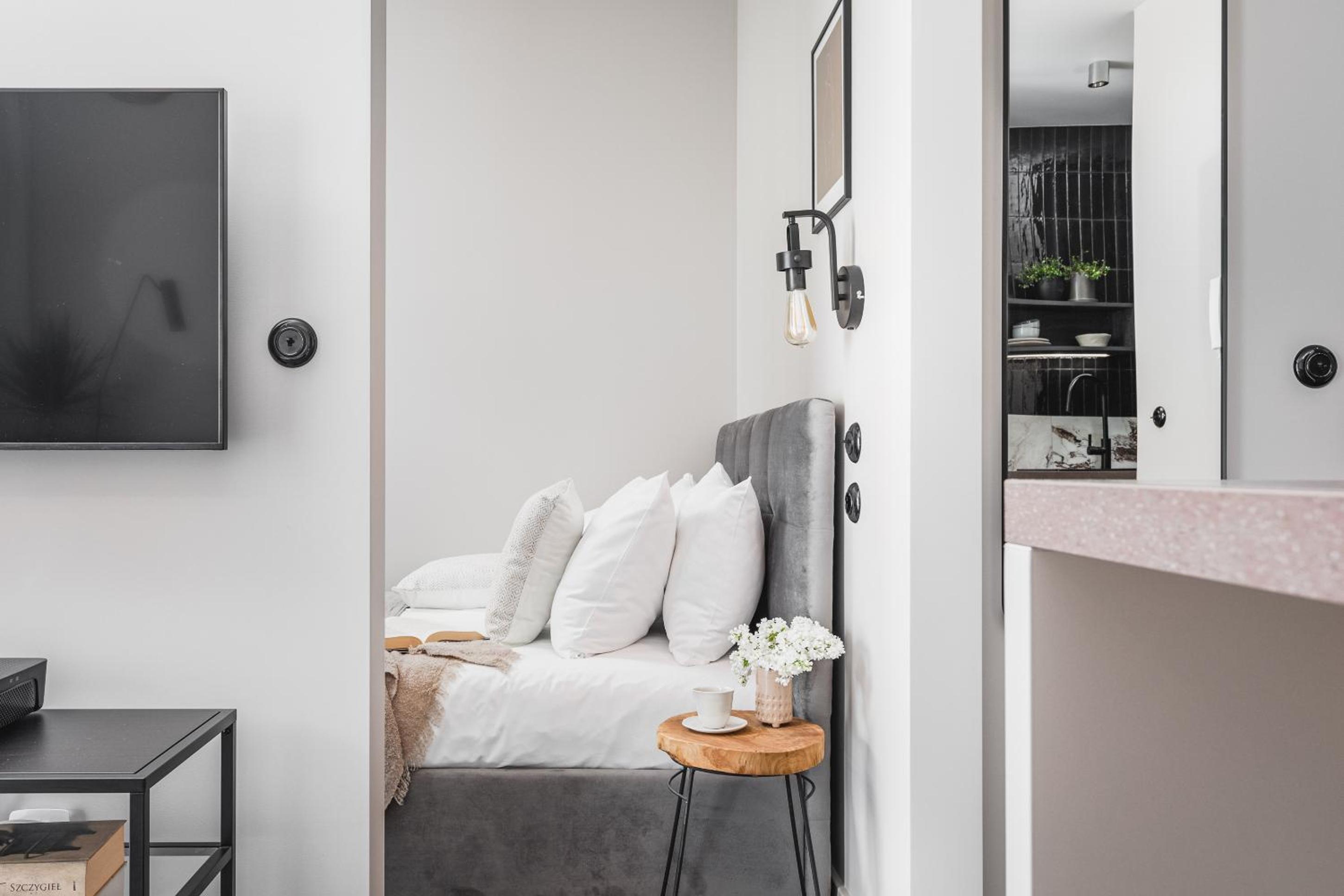 One-Bedroom Apartment - Photo 1
