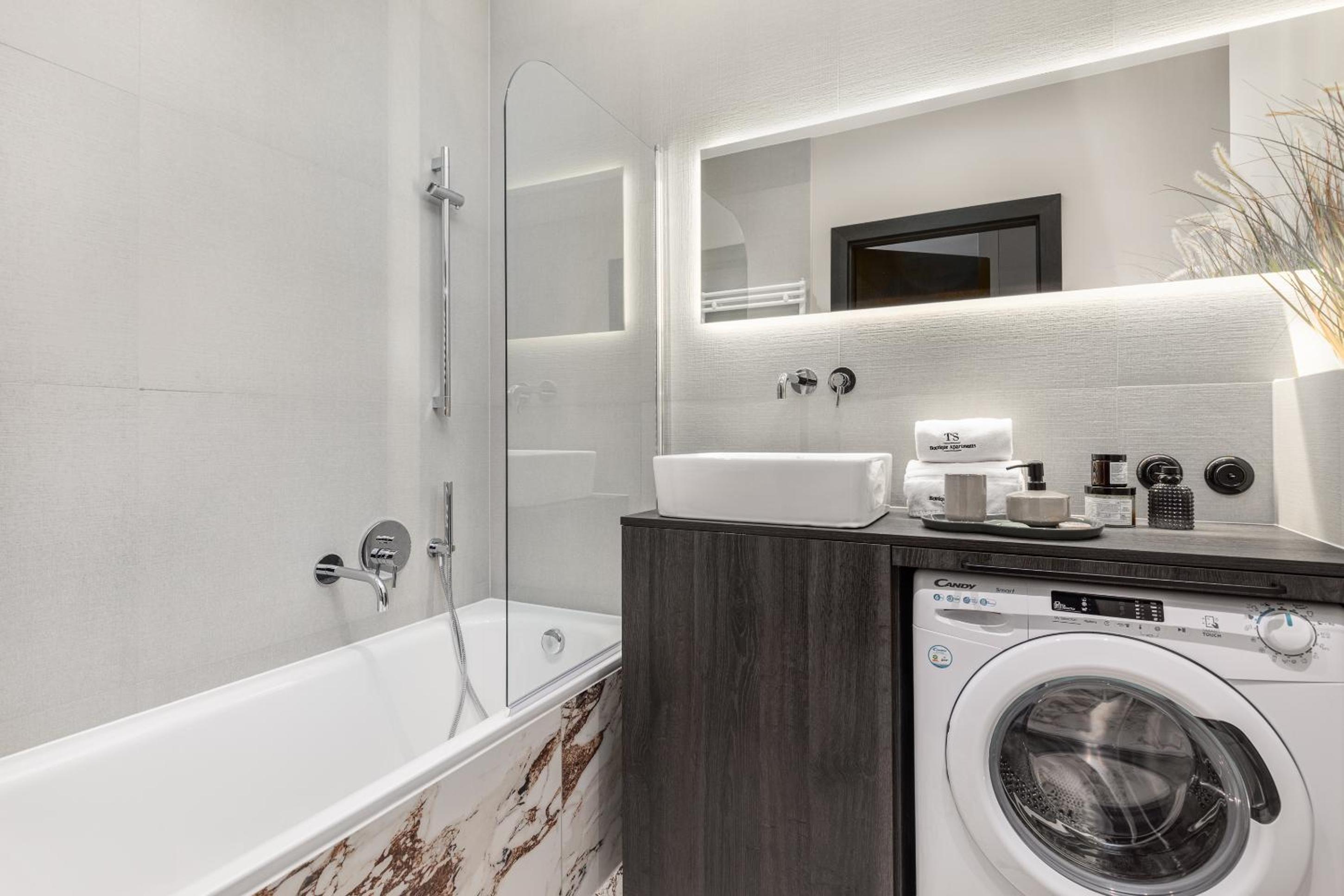 One-Bedroom Apartment - Photo 20