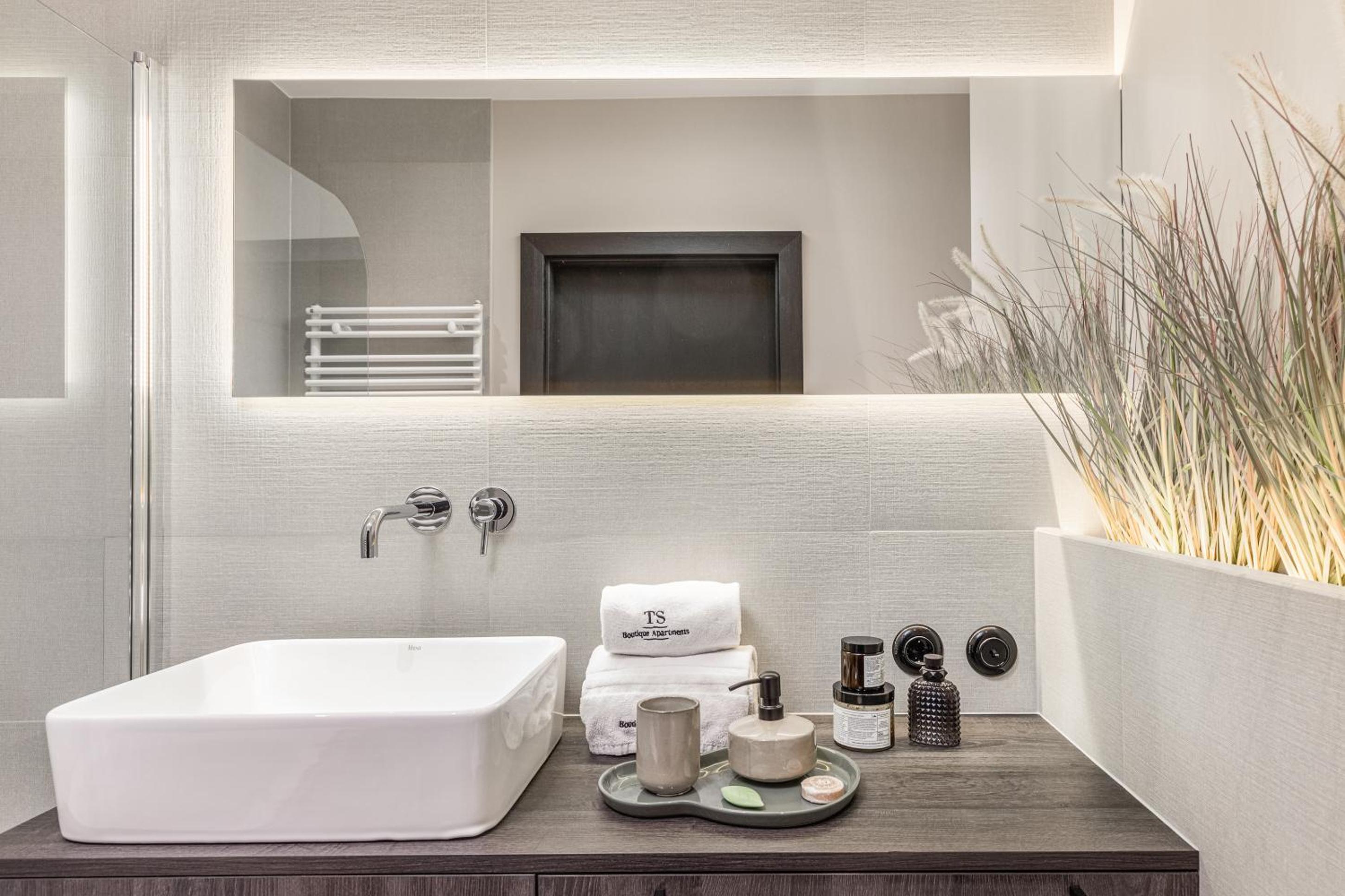 One-Bedroom Apartment - Photo 24