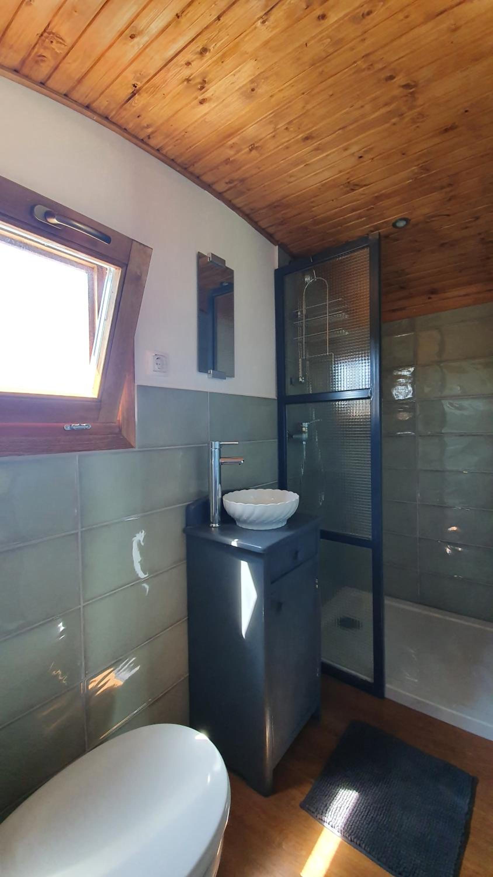 One-Bedroom Chalet - Photo 6