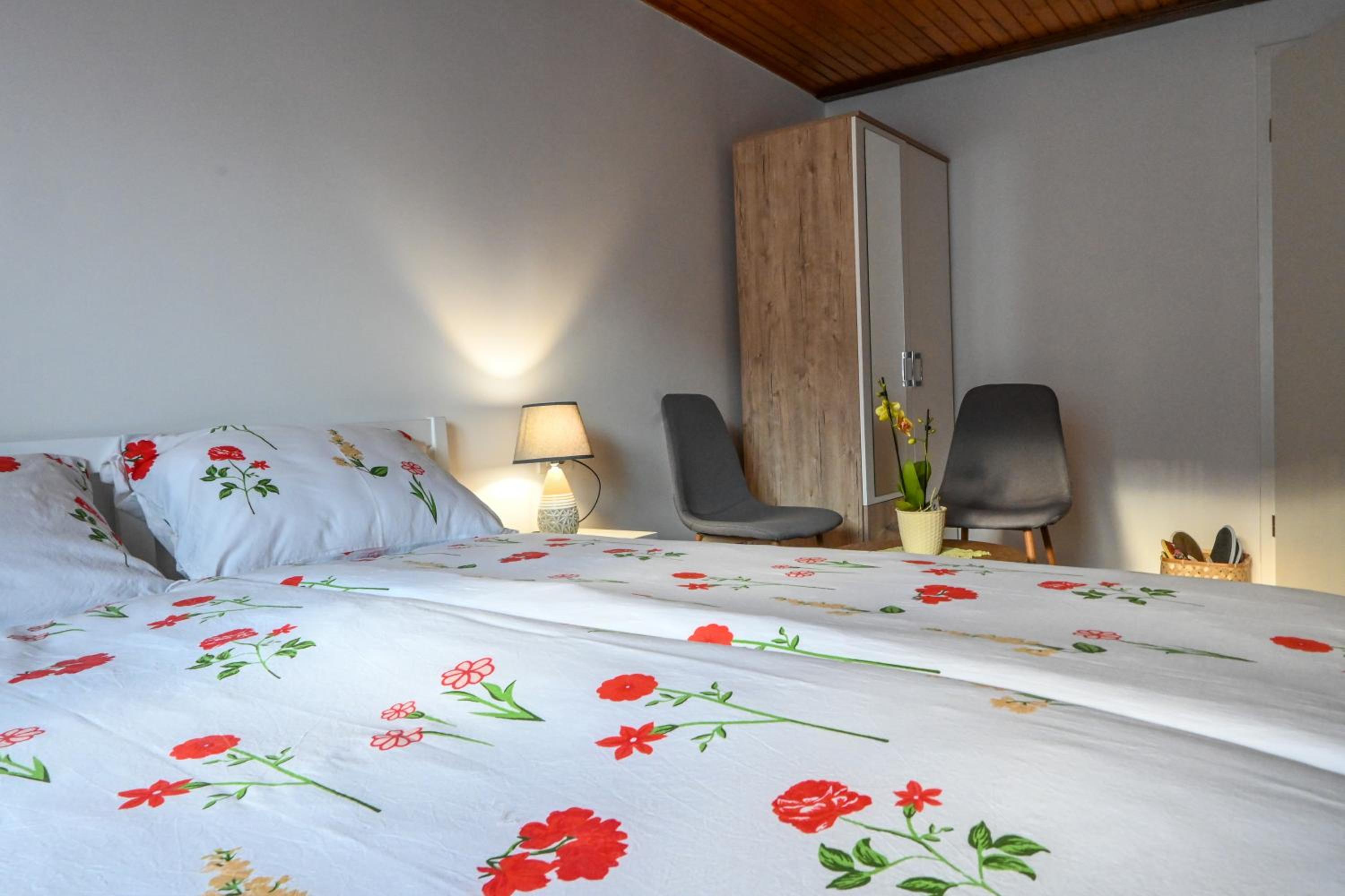 Quadruple Room with Mountain View photo 3