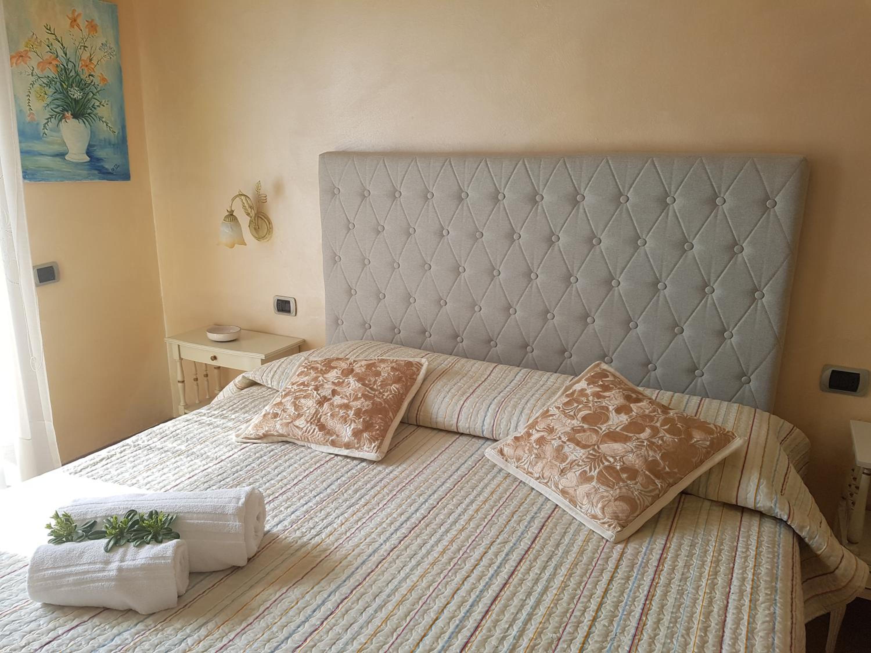 Double Room with Balcony (3 Adults) photo 2
