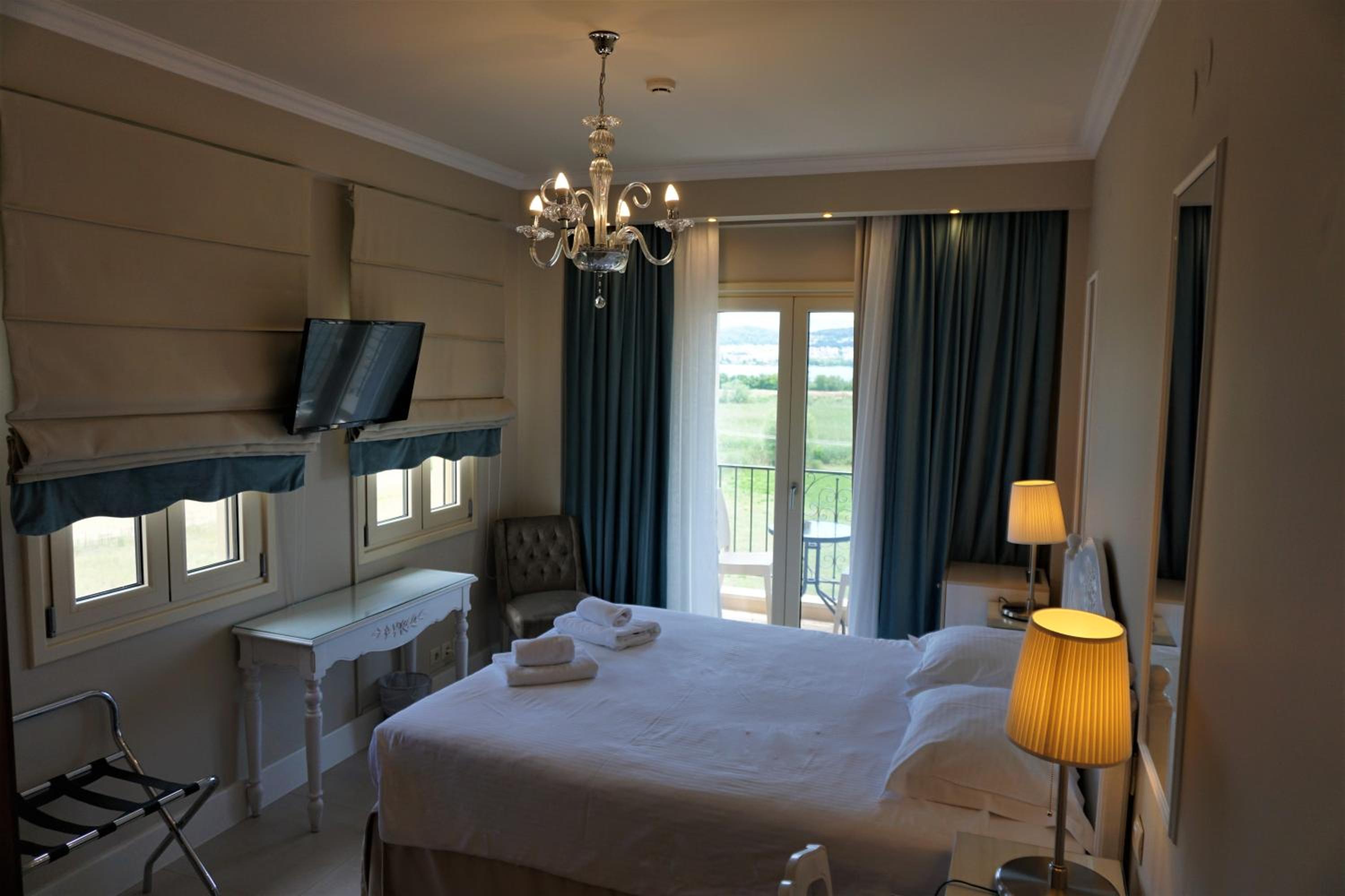 Superior Double Room - Photo 10