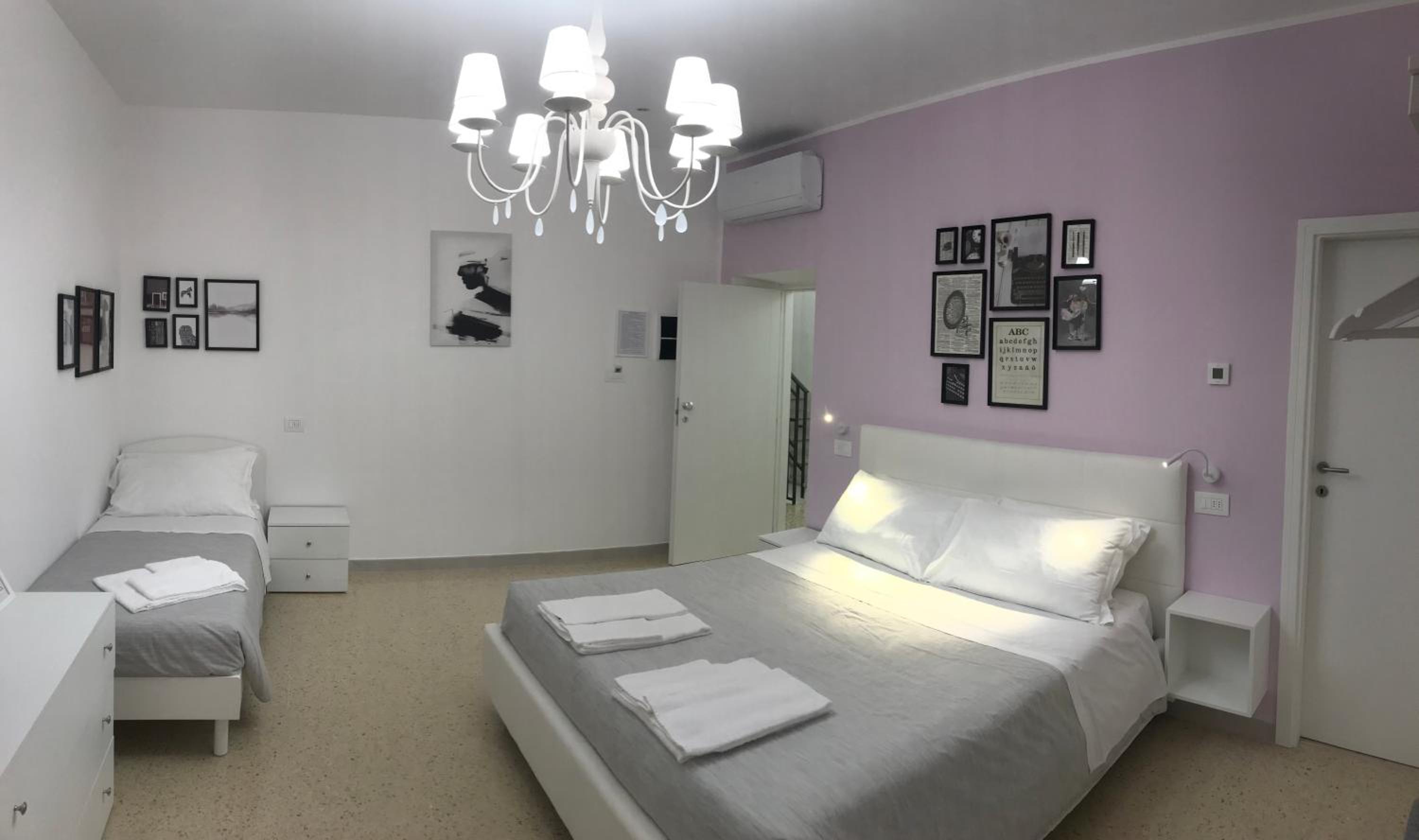 Quadruple Room with Private Bathroom photo 2