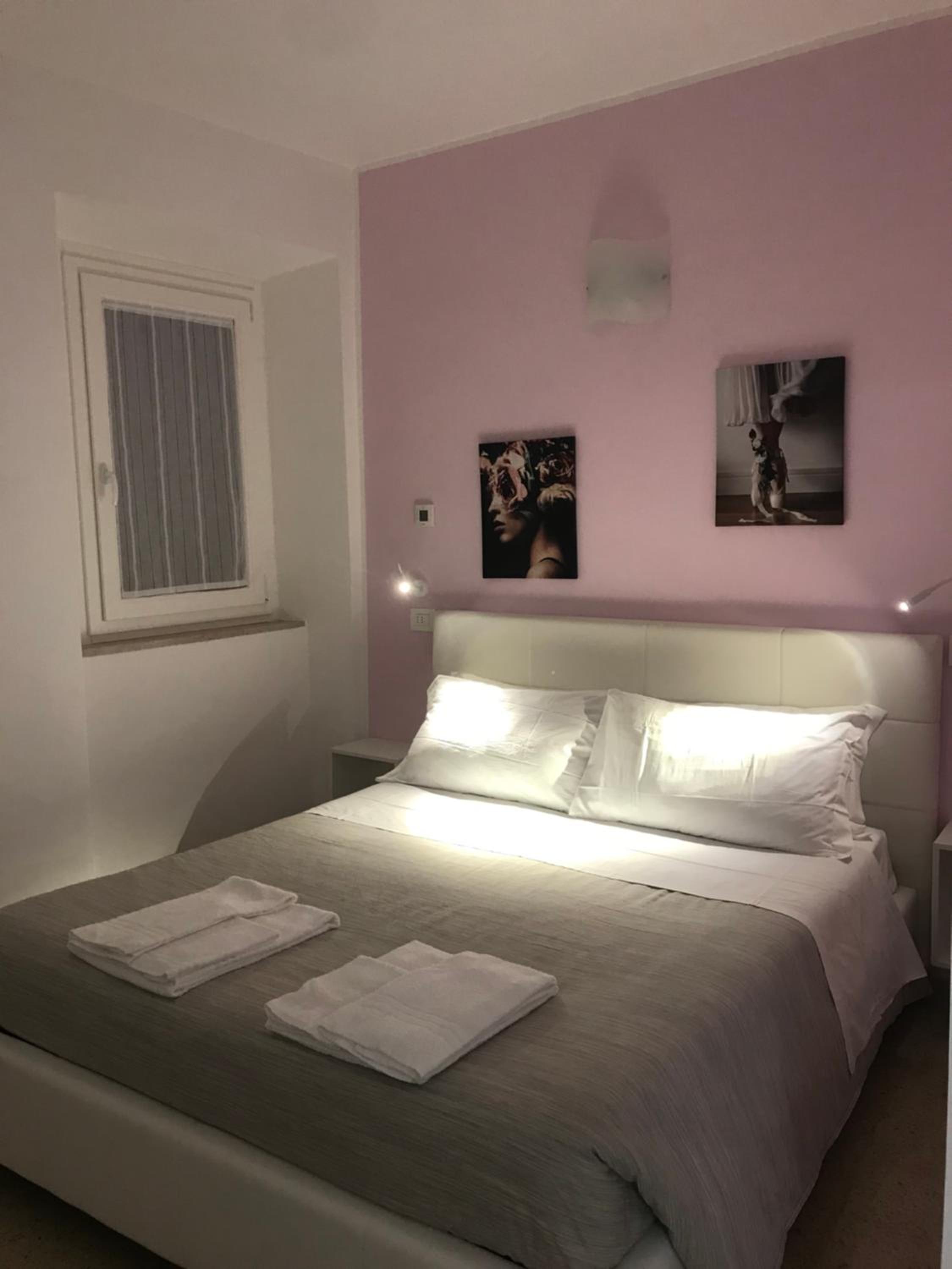 Deluxe Double Room - Photo 2
