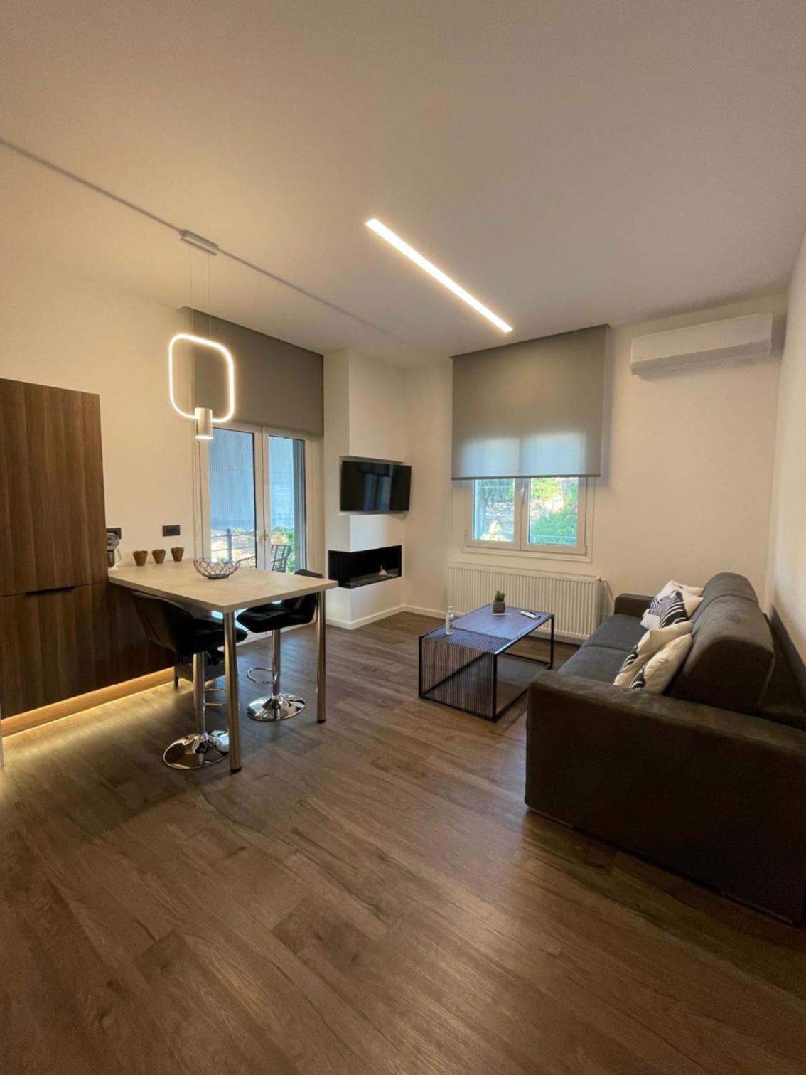 Superior King Suite - Photo 2