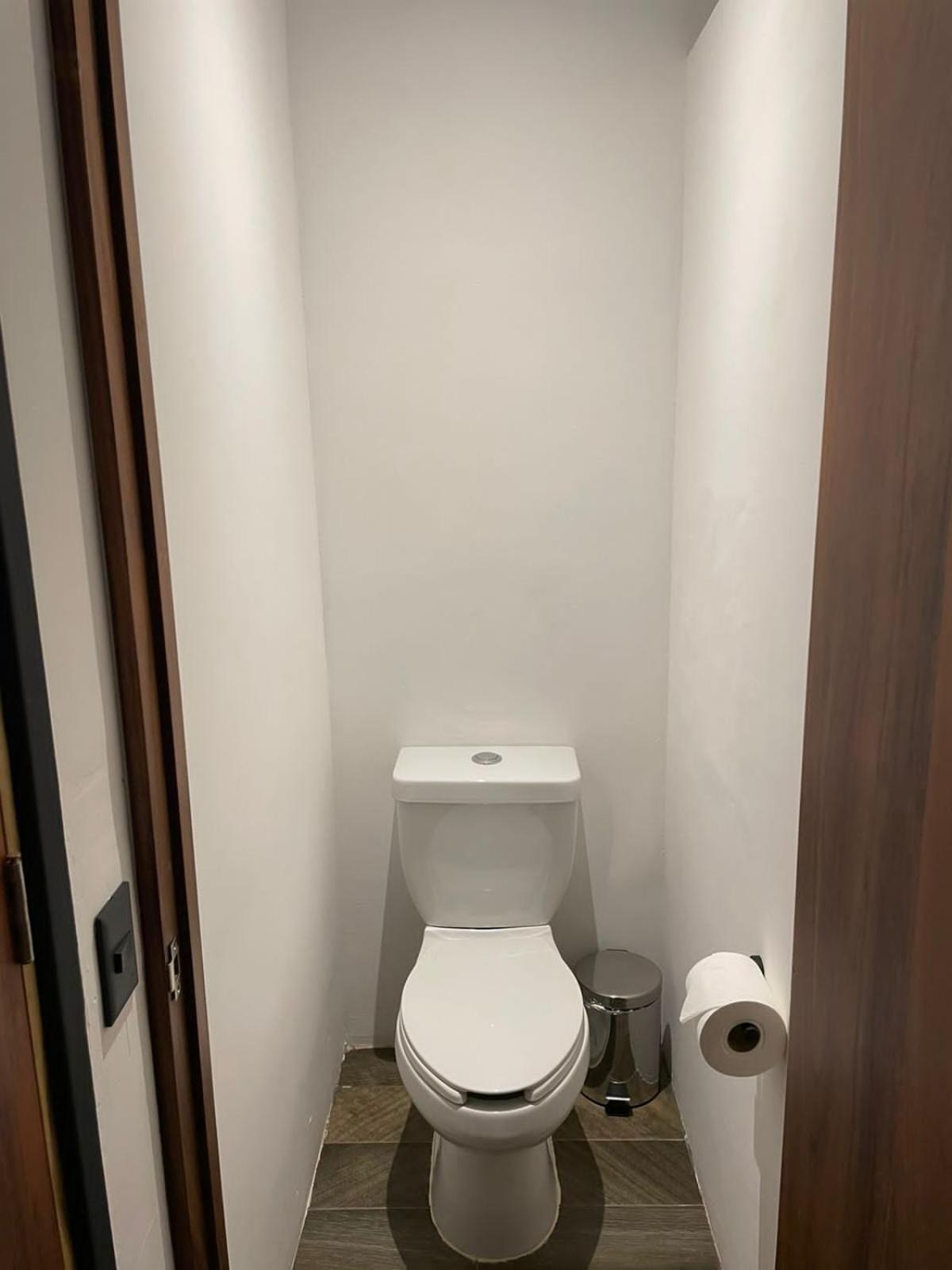 Standard Queen Room - Photo 8