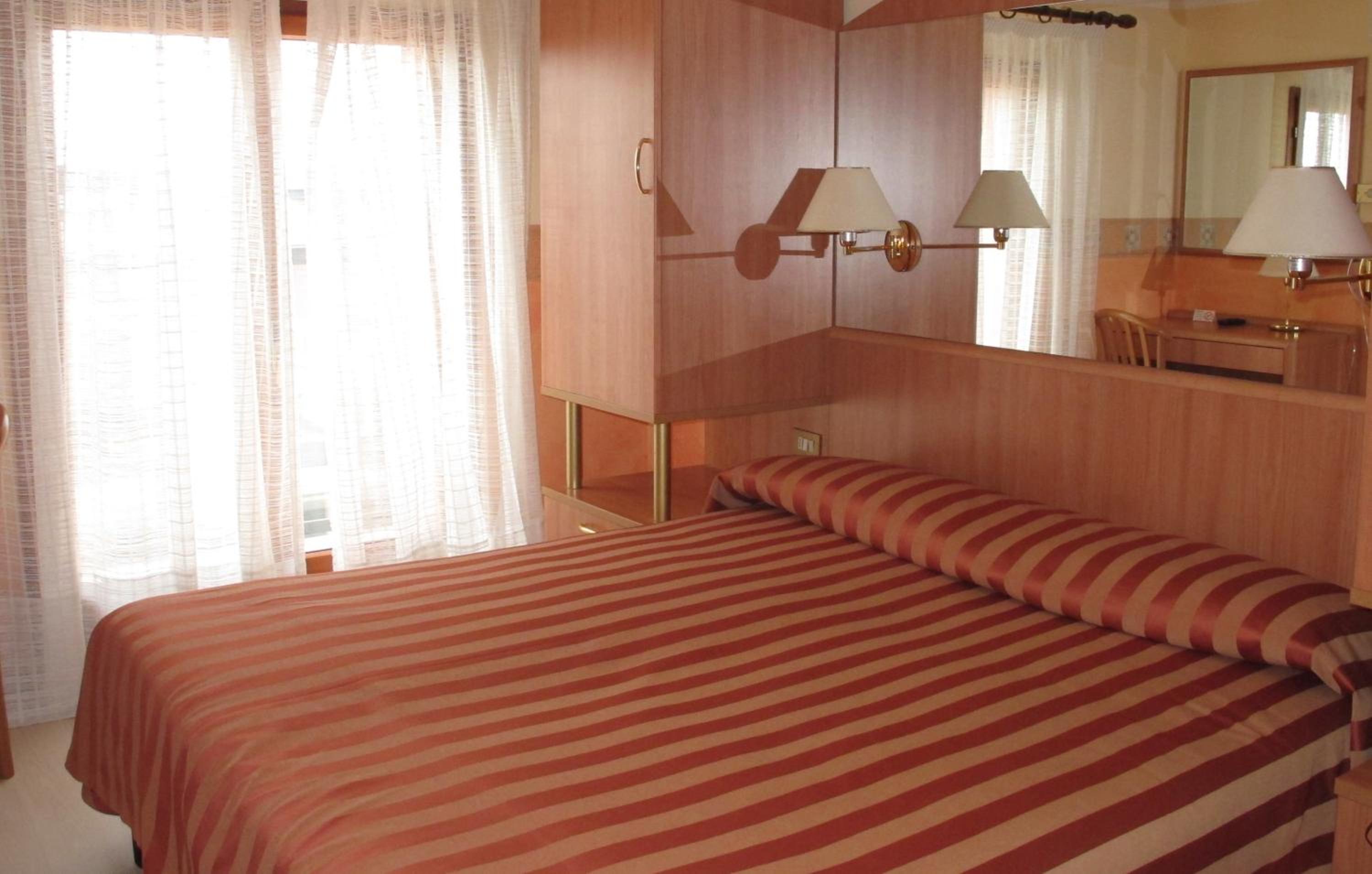 Small Double Room photo 1