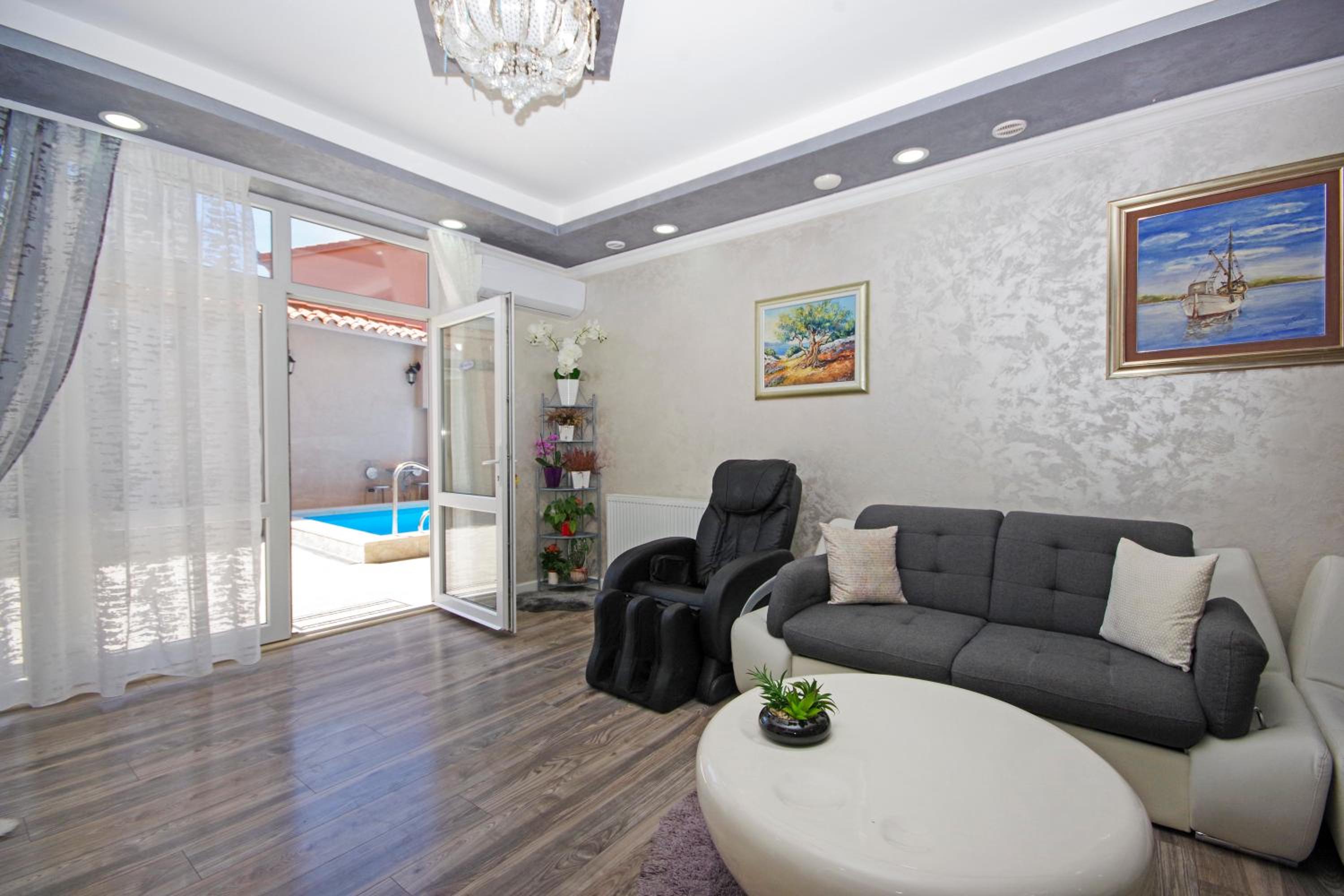 Deluxe Apartment