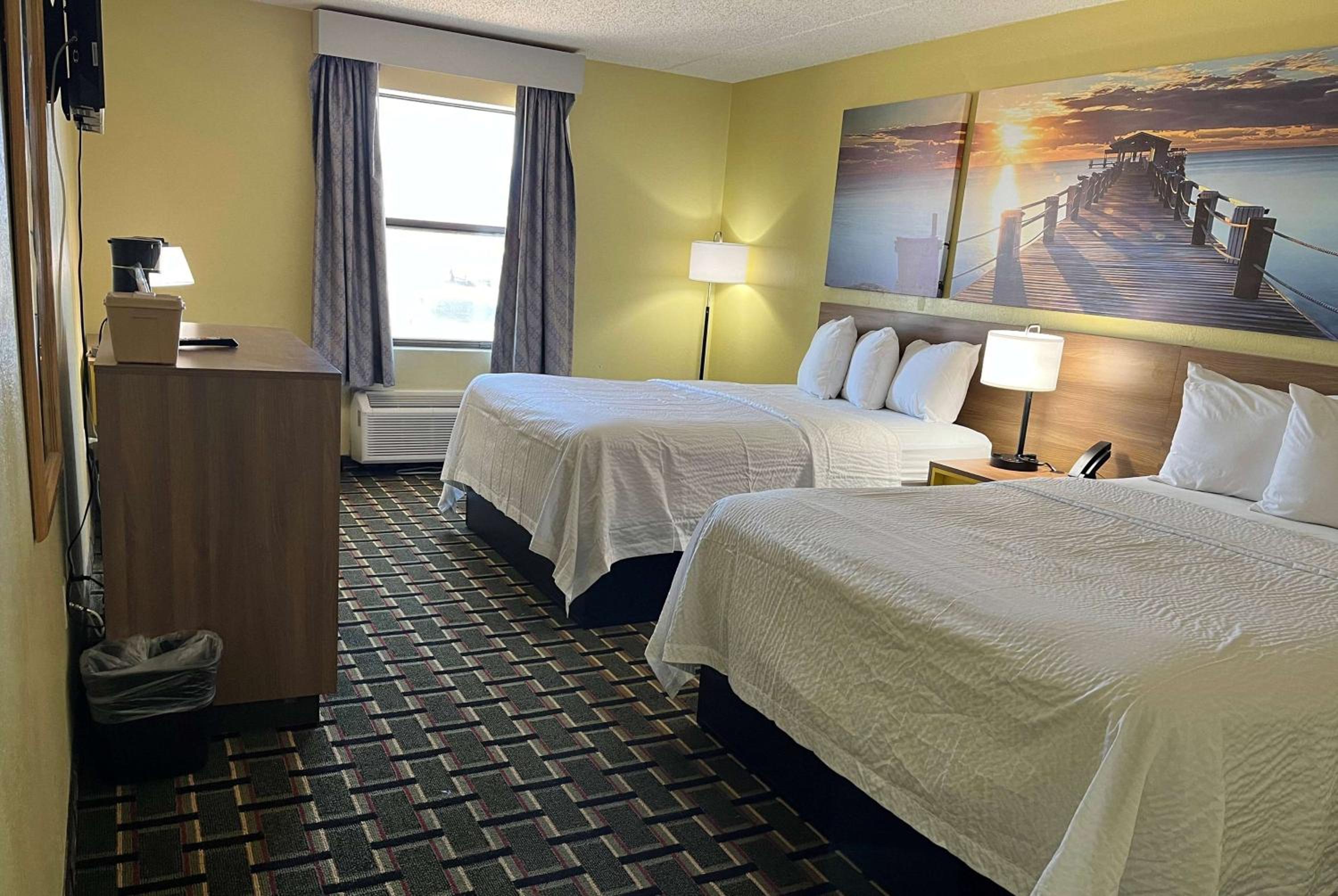 Queen Room with Two Queen Beds - Non-Smoking