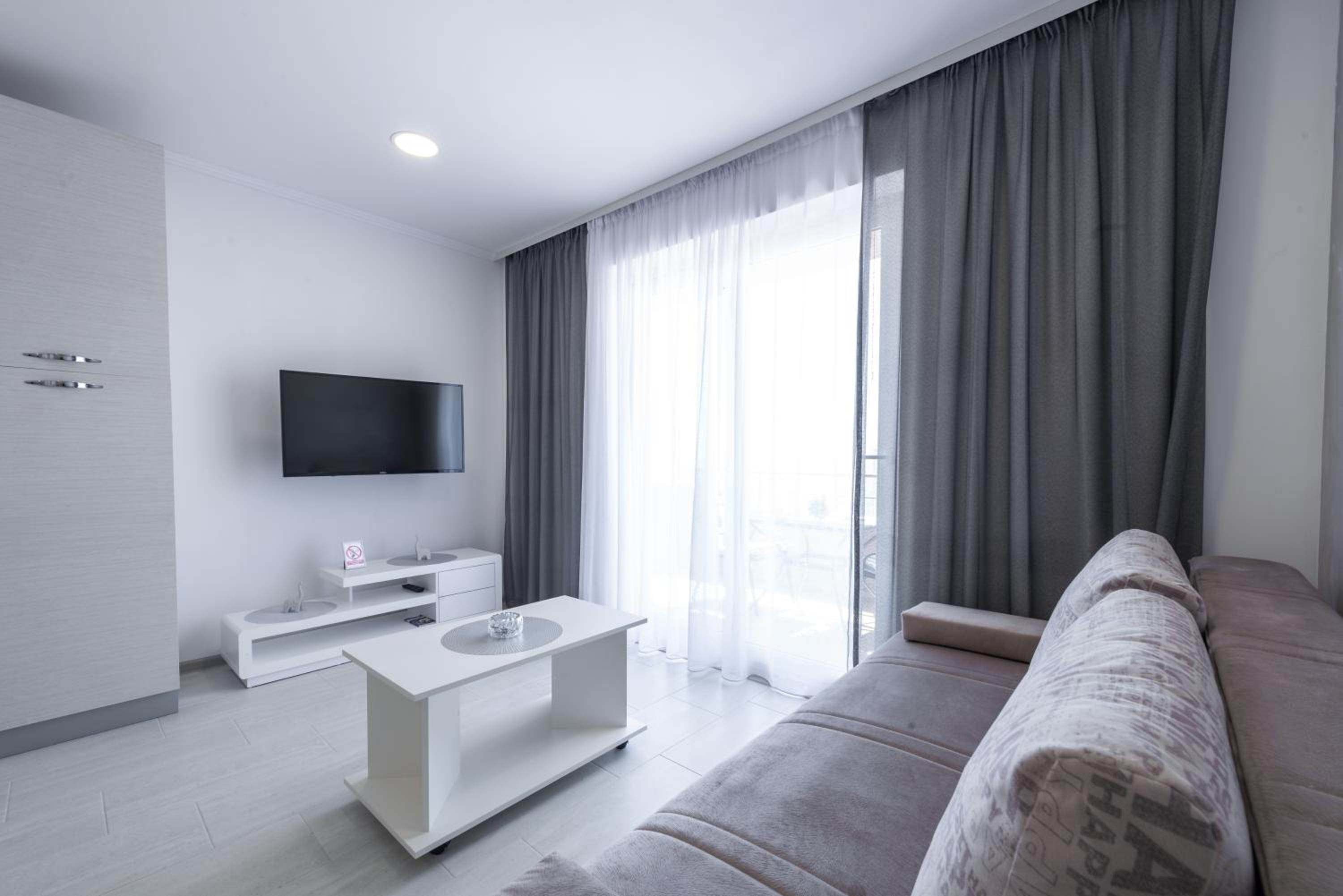 Apartment with Sea View - Photo 23
