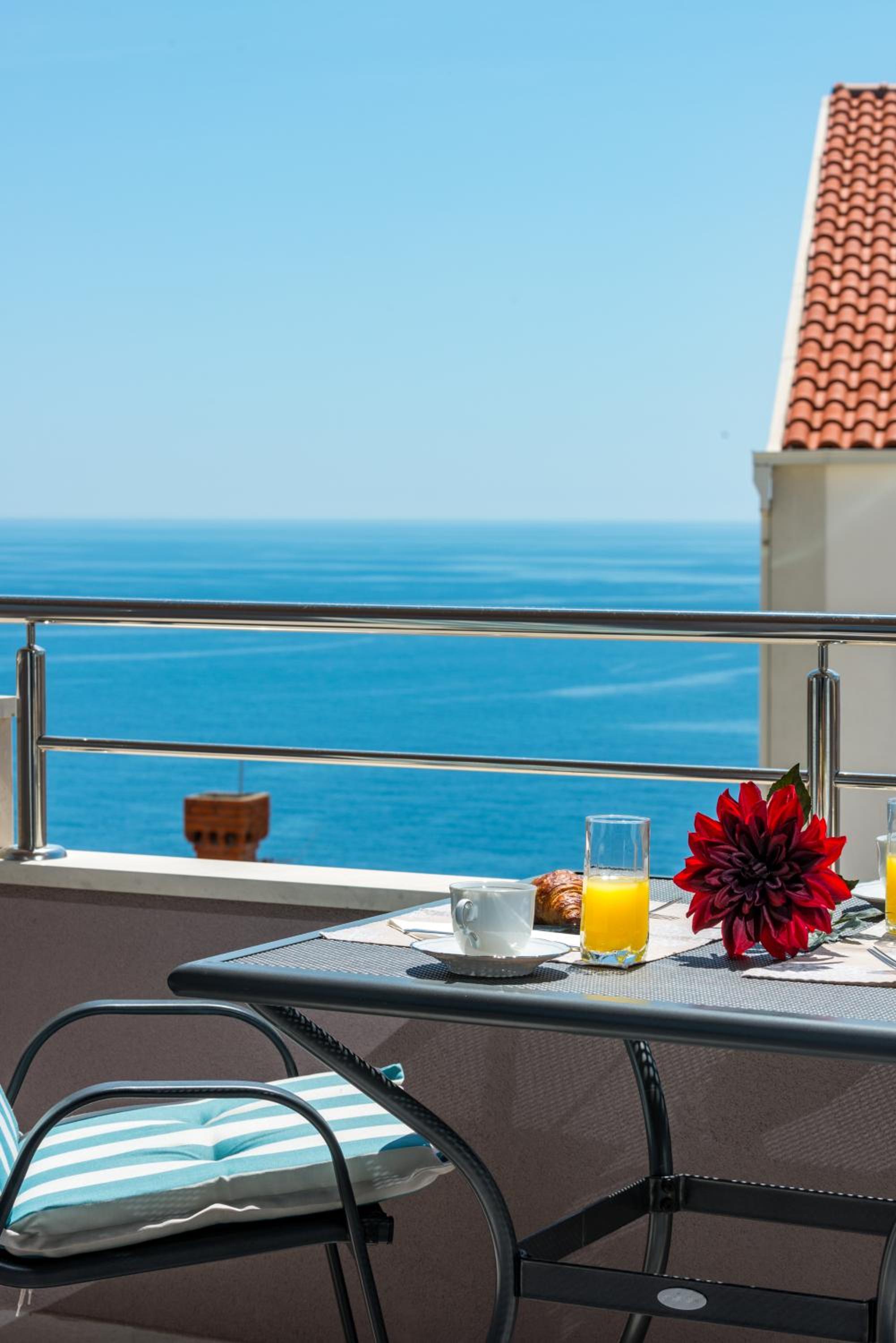 Apartment with Sea View - Photo 17